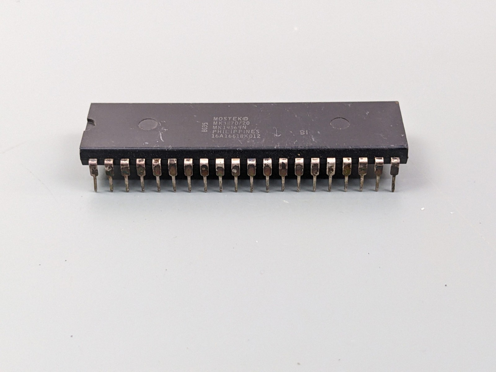 Mostek MK14569 (16A6618X012 Mask ROM) 3870/20 Microcontroller IC