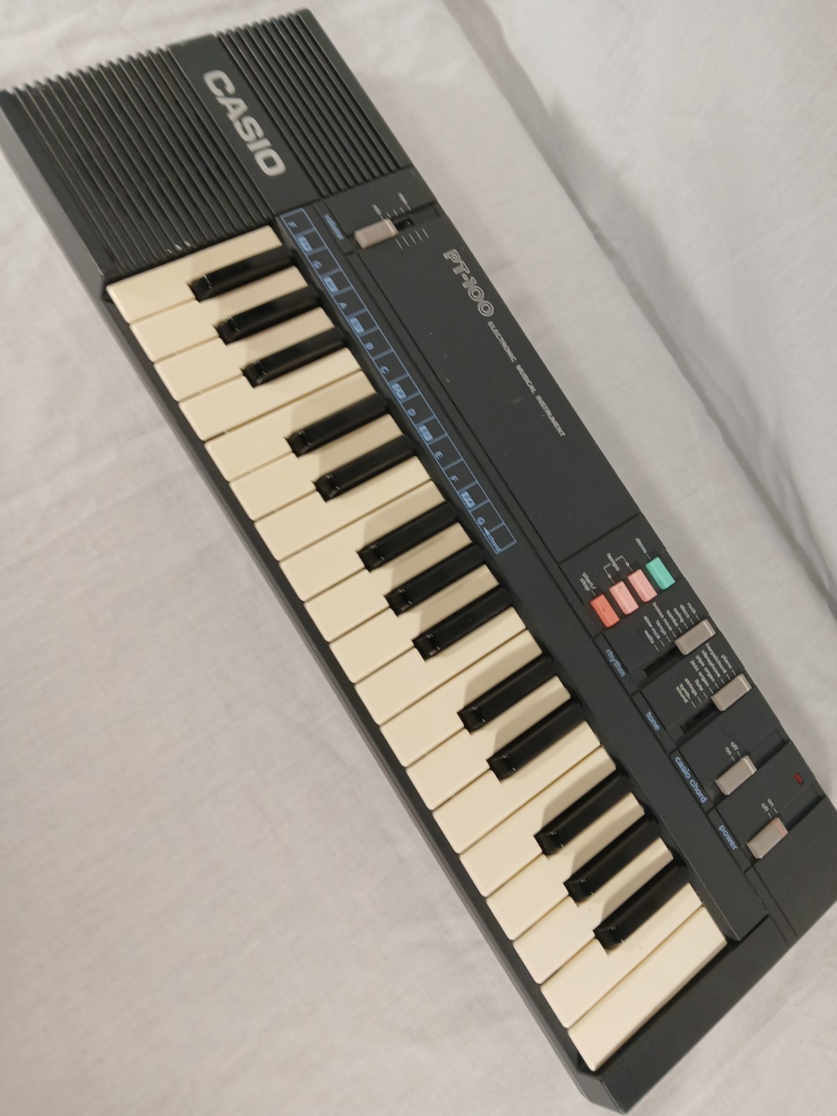 Vintage Casio PT-100 Electronic Keyboard Synth Piano FOR PARTS/REPAIR See Video