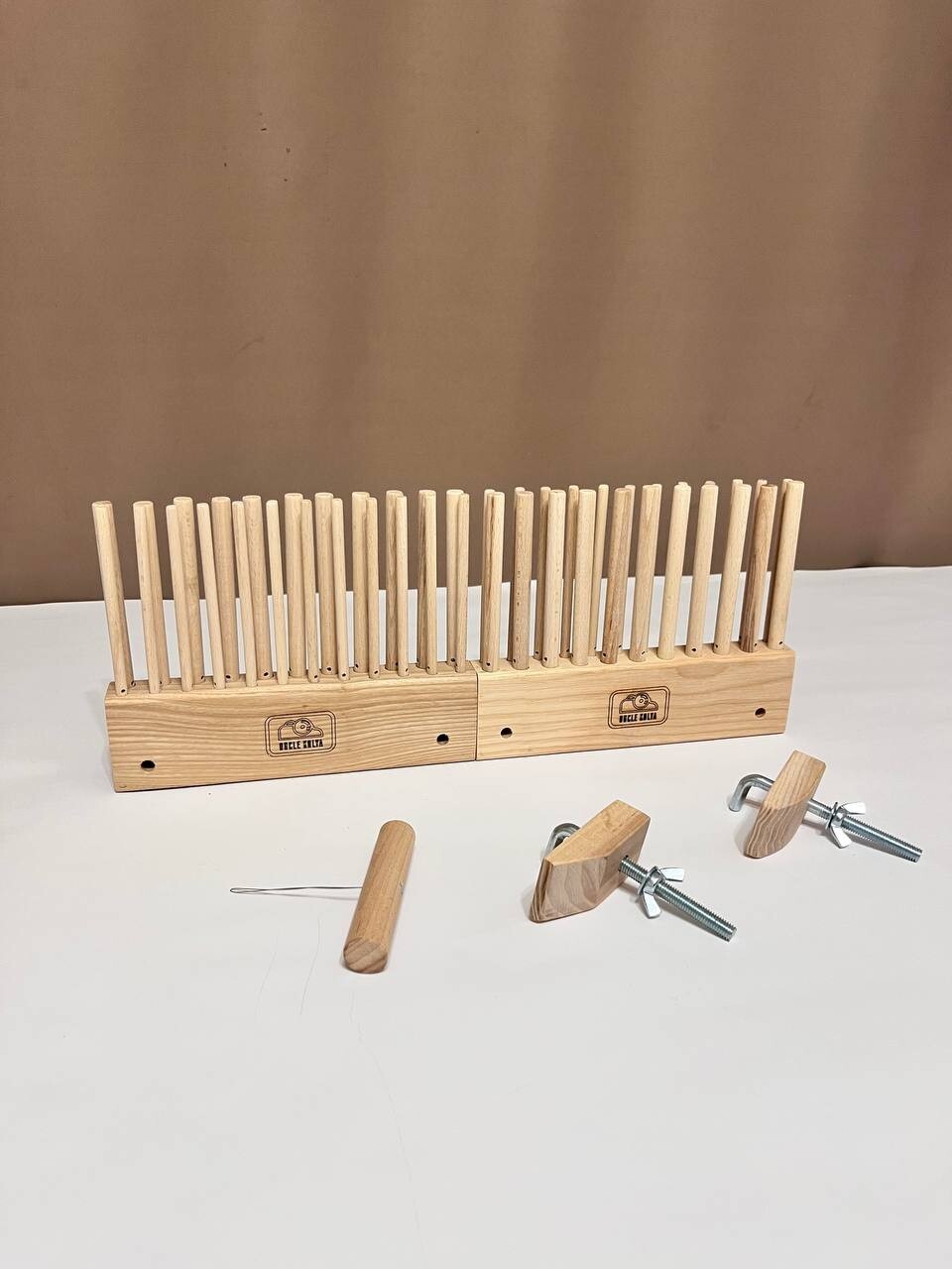 Mini peg loom for easy weaving