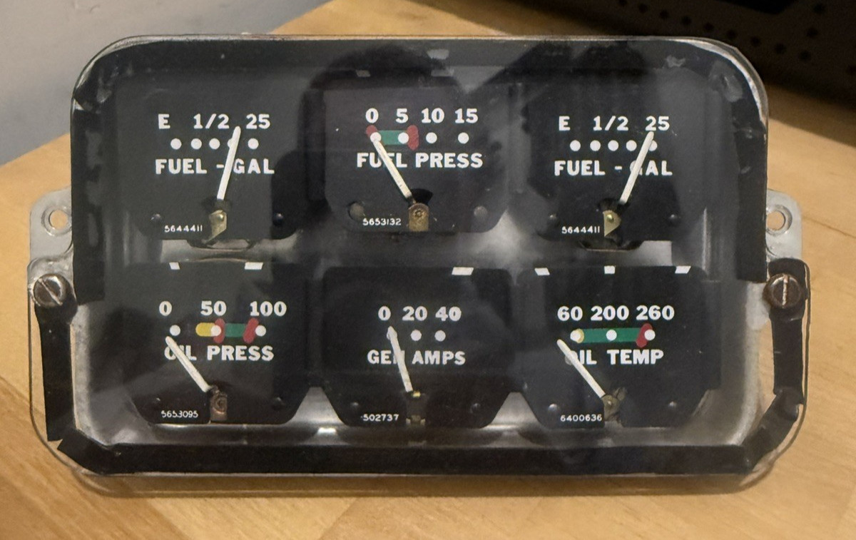 764-905 Piper PA28-180 Instrument Cluster (Volts: 12)
