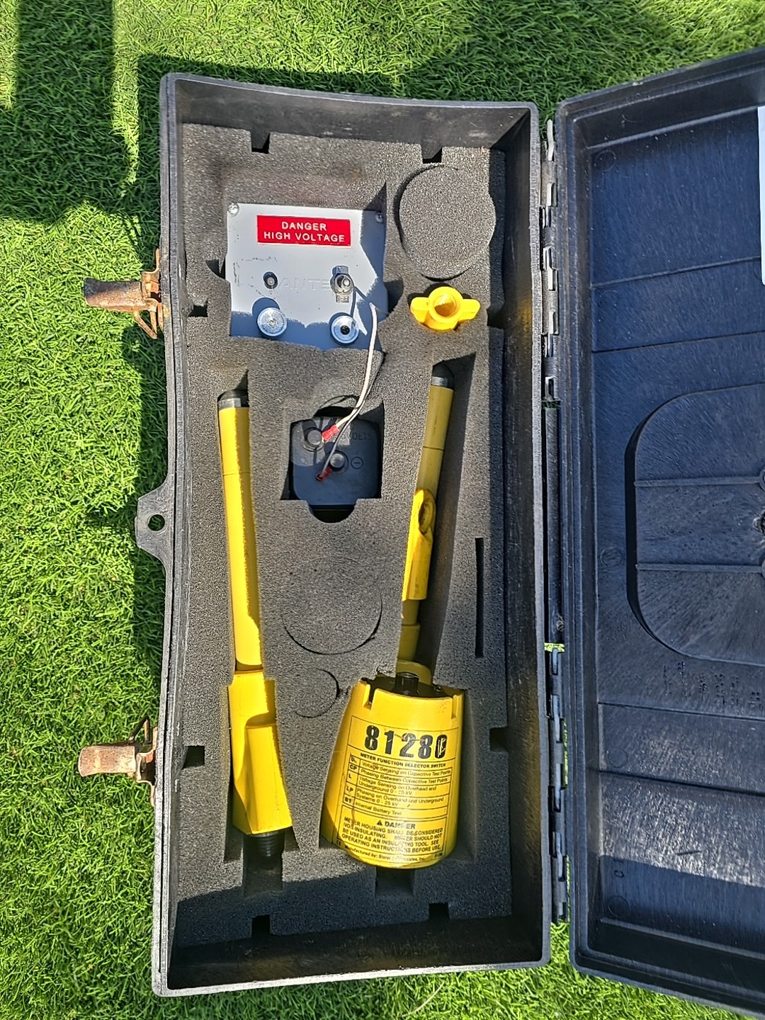Bierer 81280 Analog Phasing Voltmeter & Voltage Detector 300 Volt 25kV USA 287V