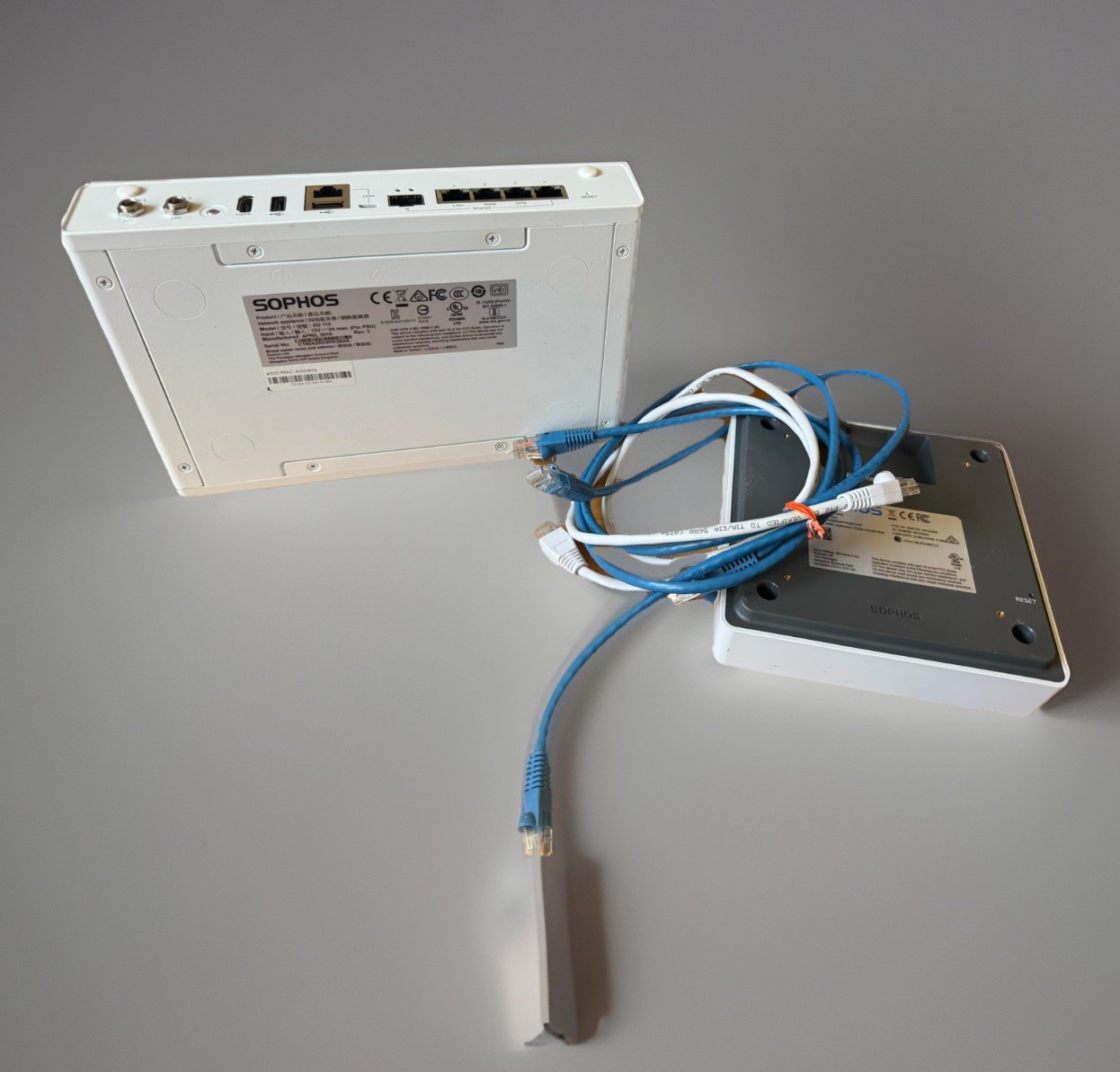 SOPHOS APX 320 Rev 1 Access Point and SOPHOS XG 115 WiFi  Firewall