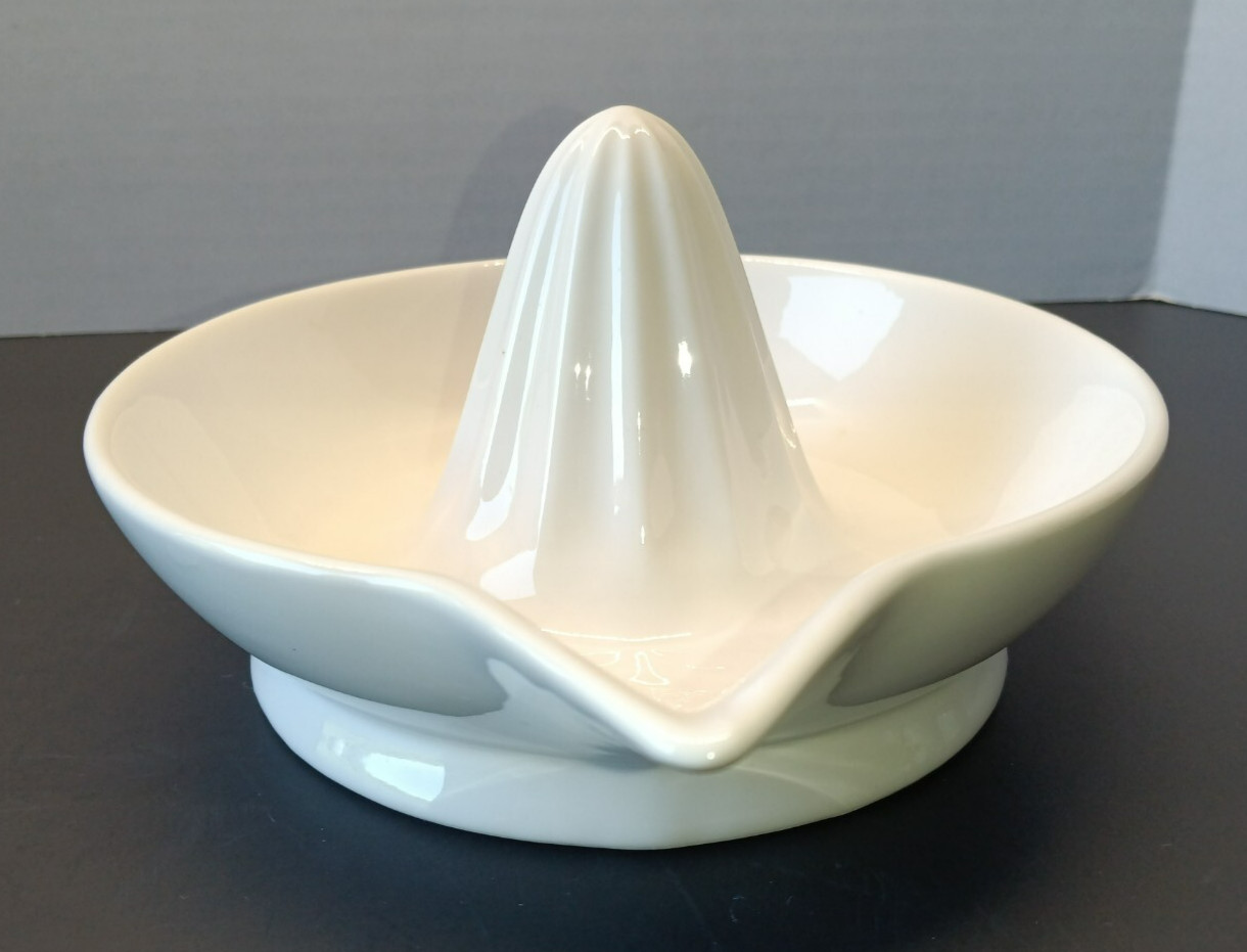 White Ceramic Reamer Juicer White Orange Juice Squeezer with Handle