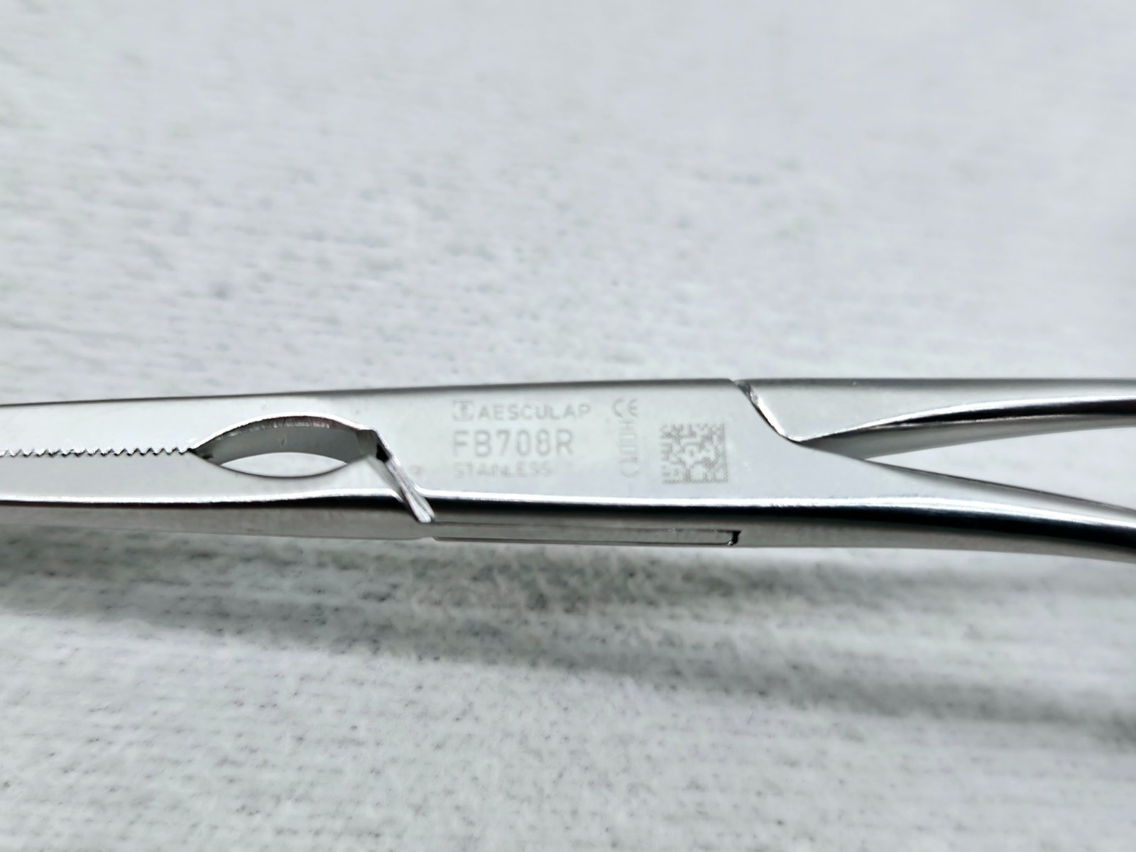 AESCULAP FB708R Cooley Atraumatic Vascular Clamp, angled, 50 °, 115 mm