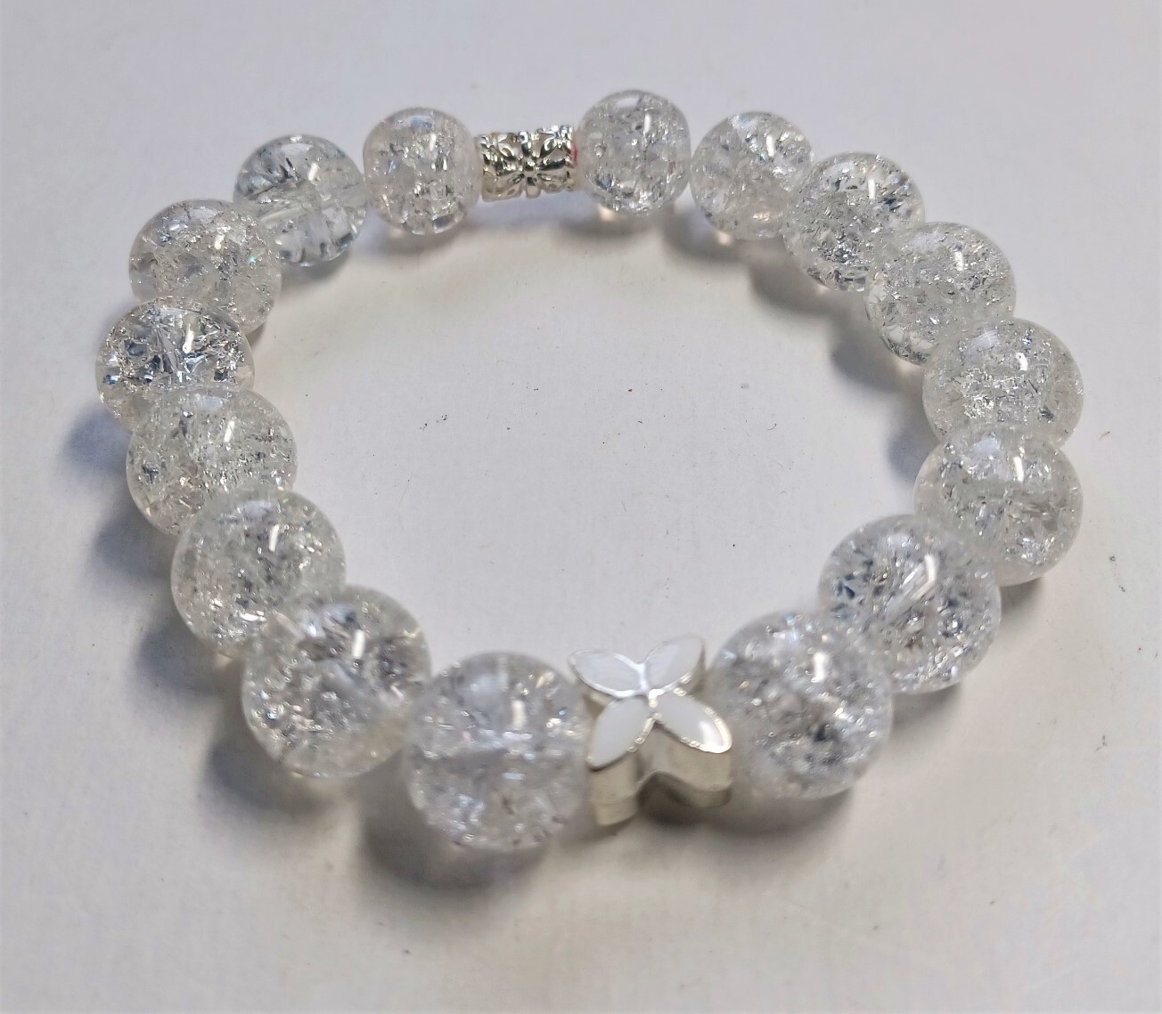 Clear Crackle Beaded Bracelet with Flower Bead