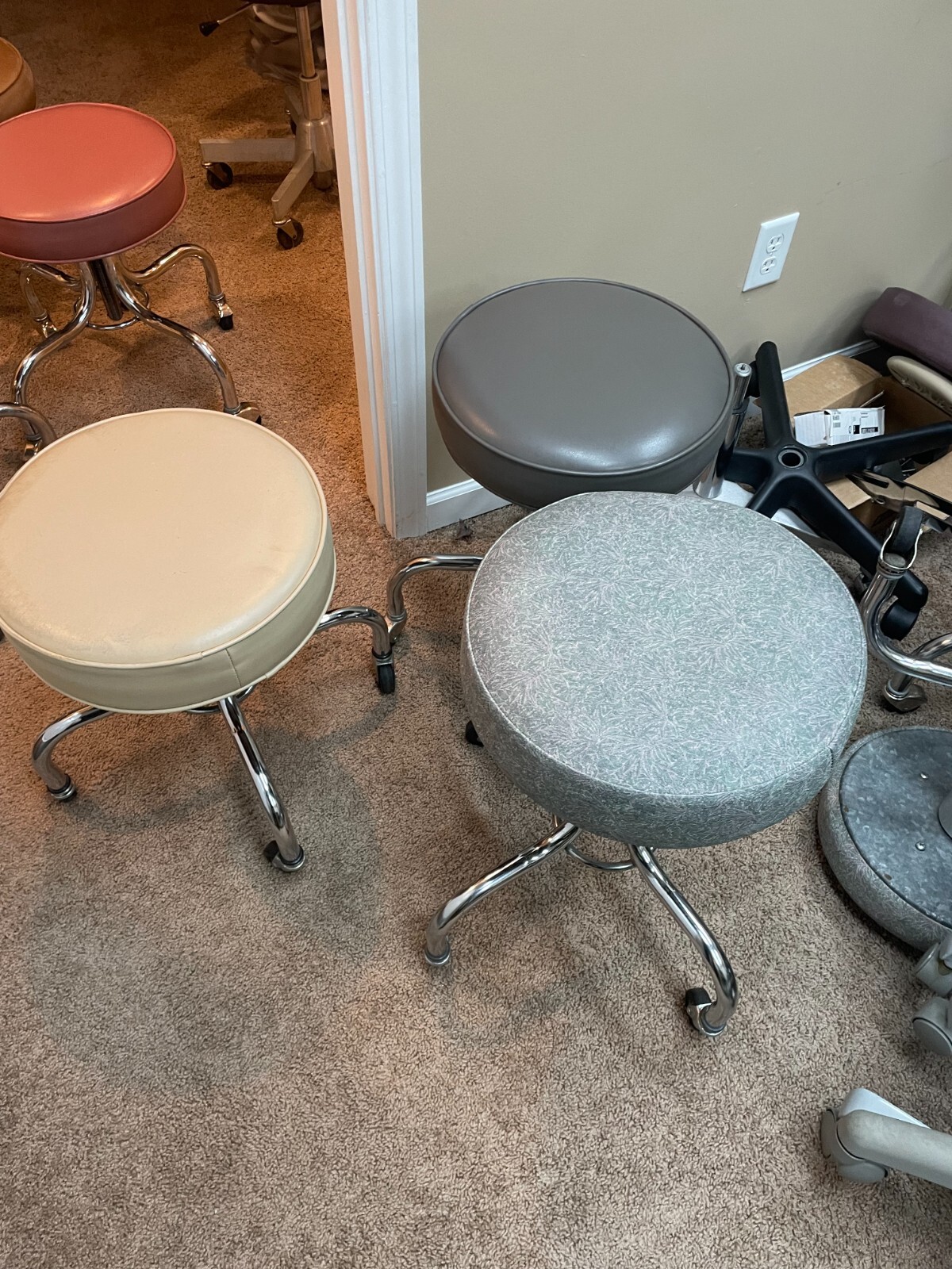 screw base exam stools-Mulitple Avavilable!