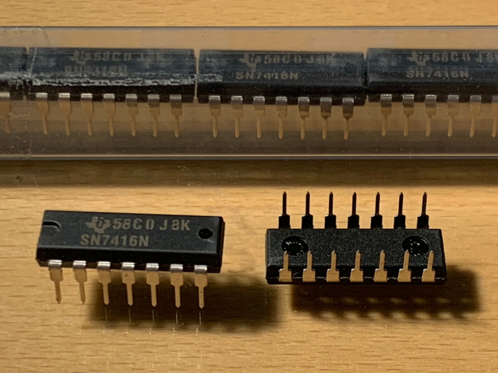 Texas Insruments IC - SN7416N - Hex Inverter Buffer, DIP-14.