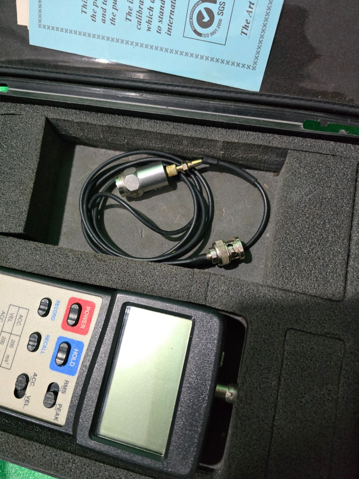 Lutron VB-8200 Vibration Meter with Sensor & Case – Used
