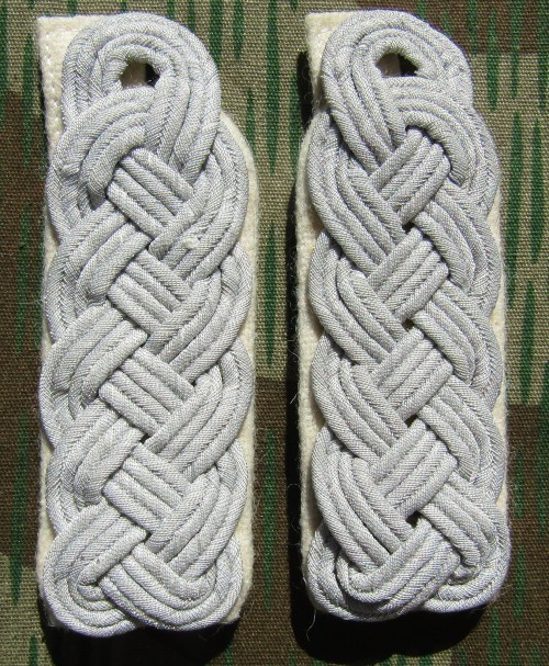 German WW2 Army Major-Colonel ranks.White underlay type 1