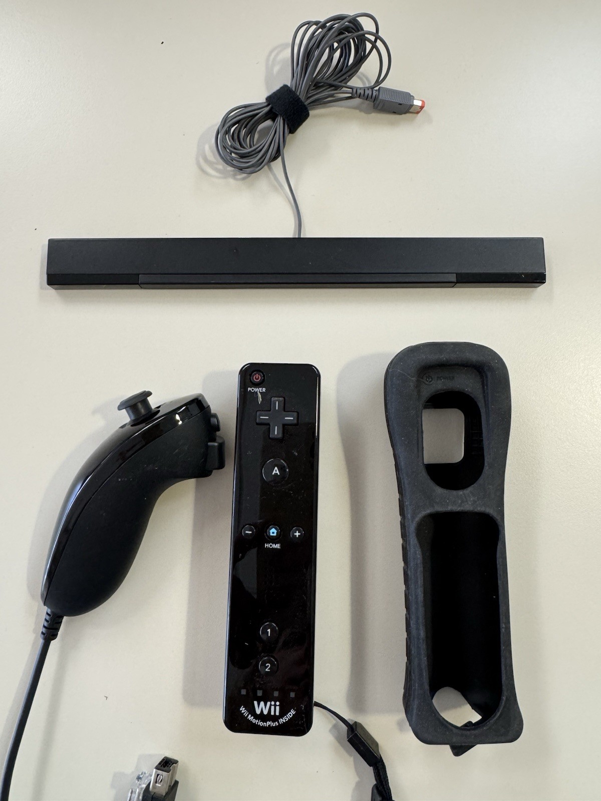 Wii Accessory Bundle Sensor Bar, Remote, Nunchuk, Cover, AC Adapter RVL-002