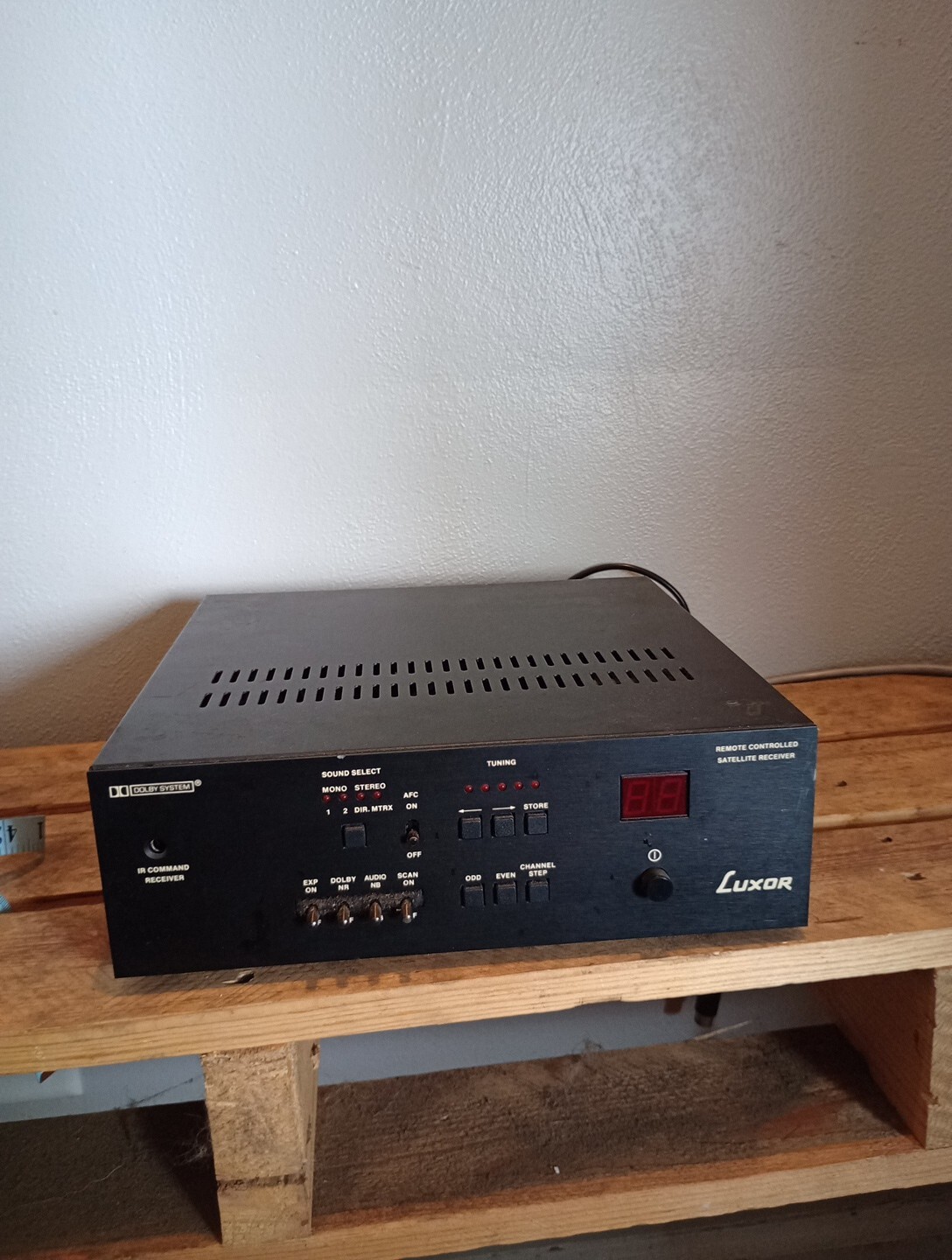 Luxor Satellite  Controlled Receiver 9550