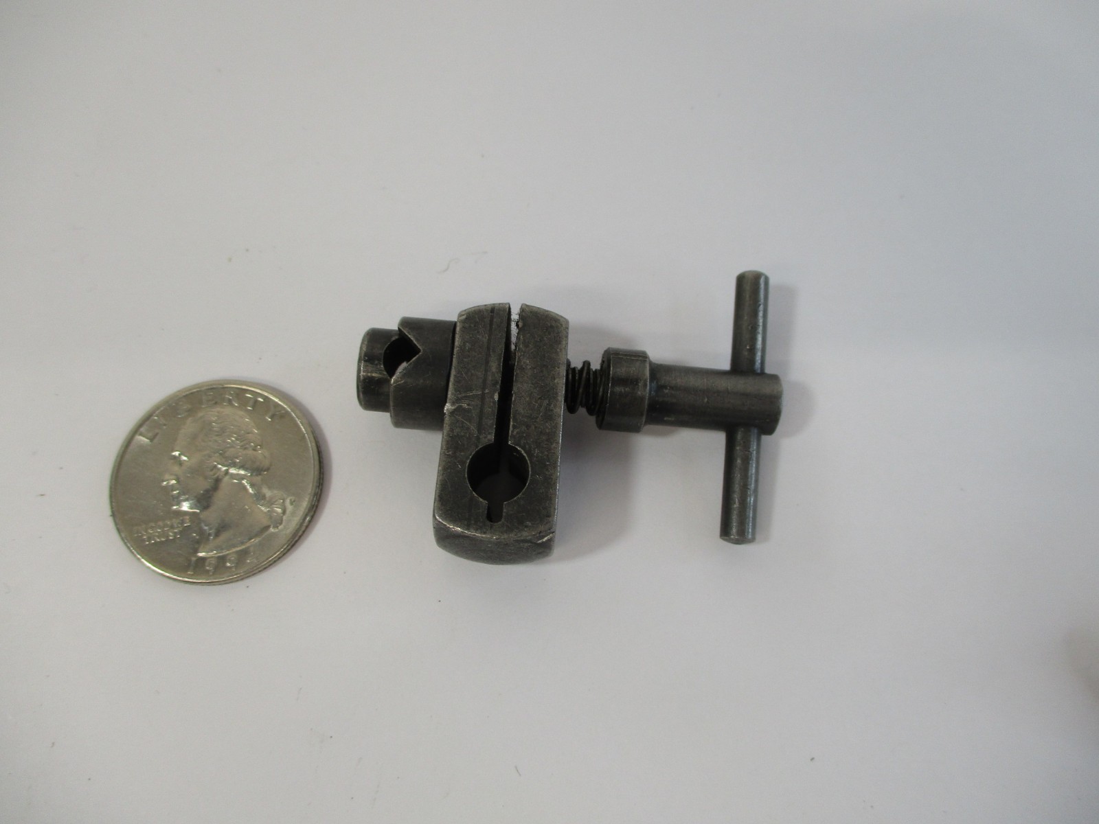 Dial Indicator SNUG Height Gage Sleeve Clamp 1/4" Upright x 1/4" Mount Hole VGC