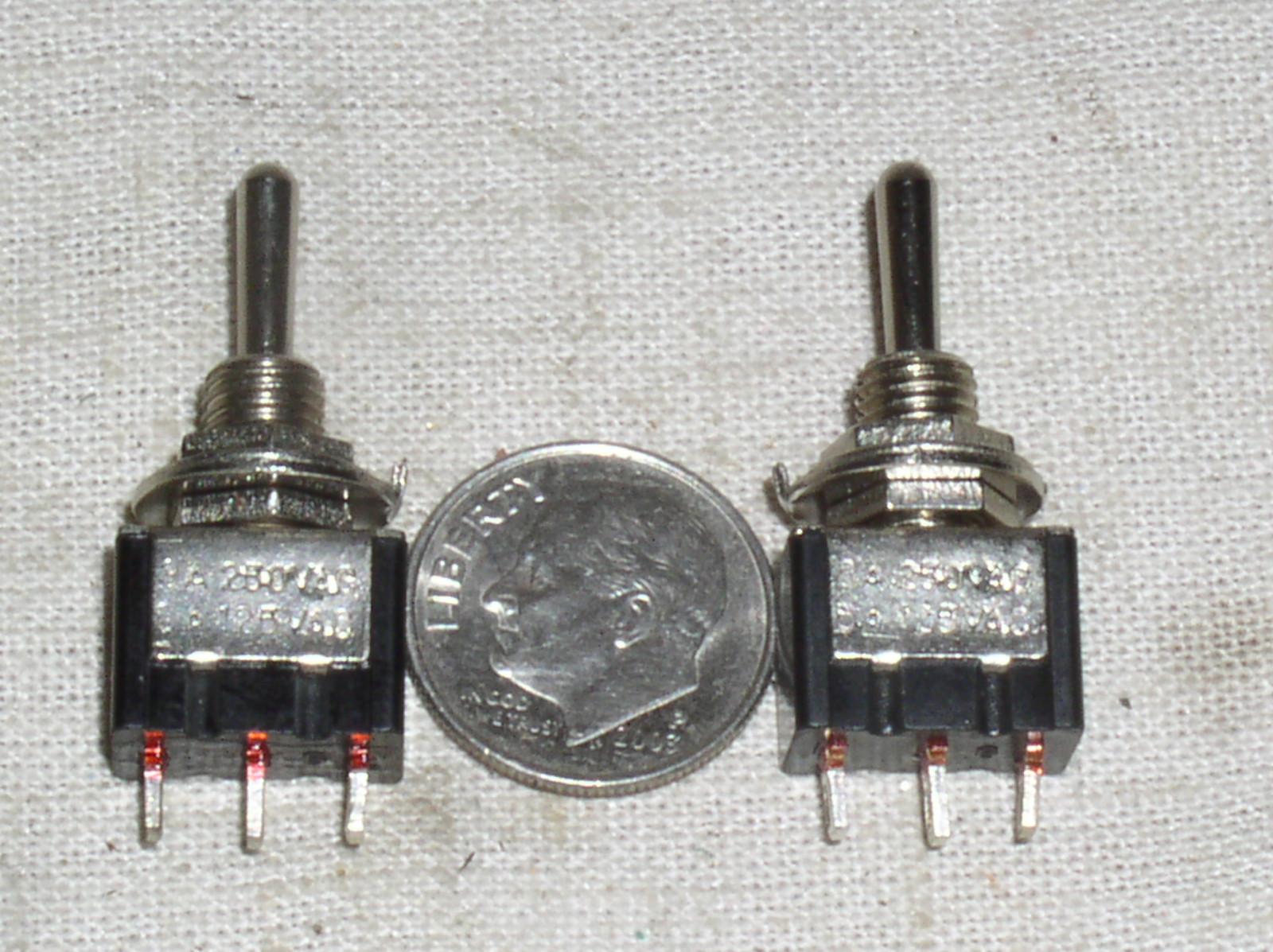 2 NEW MINI TOGGLE SPDT ON-OFF-ON SWITCH 125 VAC 6 AMP CENTER OFF SINGLE POLE USA