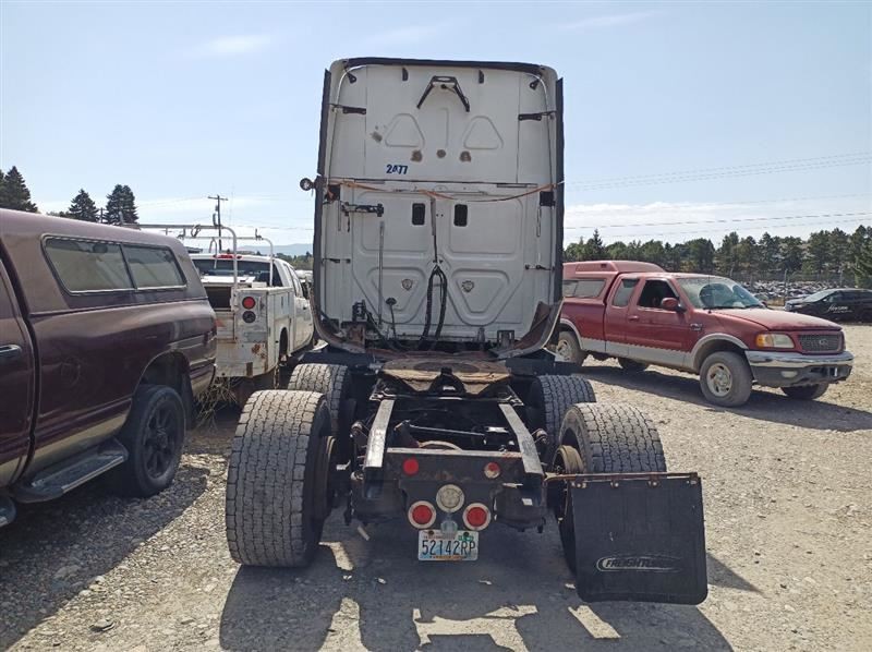 2012 Cascadia Left Lower Side Skirt, 22-68135-004 (9920802