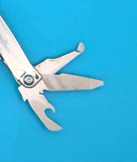 LEATHERMAN WINGMAN MULTI-TOOL! FAST SHIPPING!
