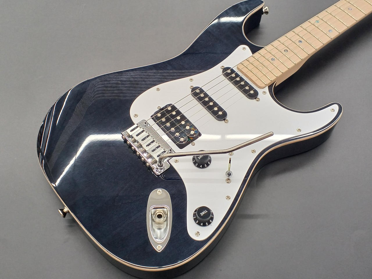 COMBAT ORDER GUITAR electric guitar