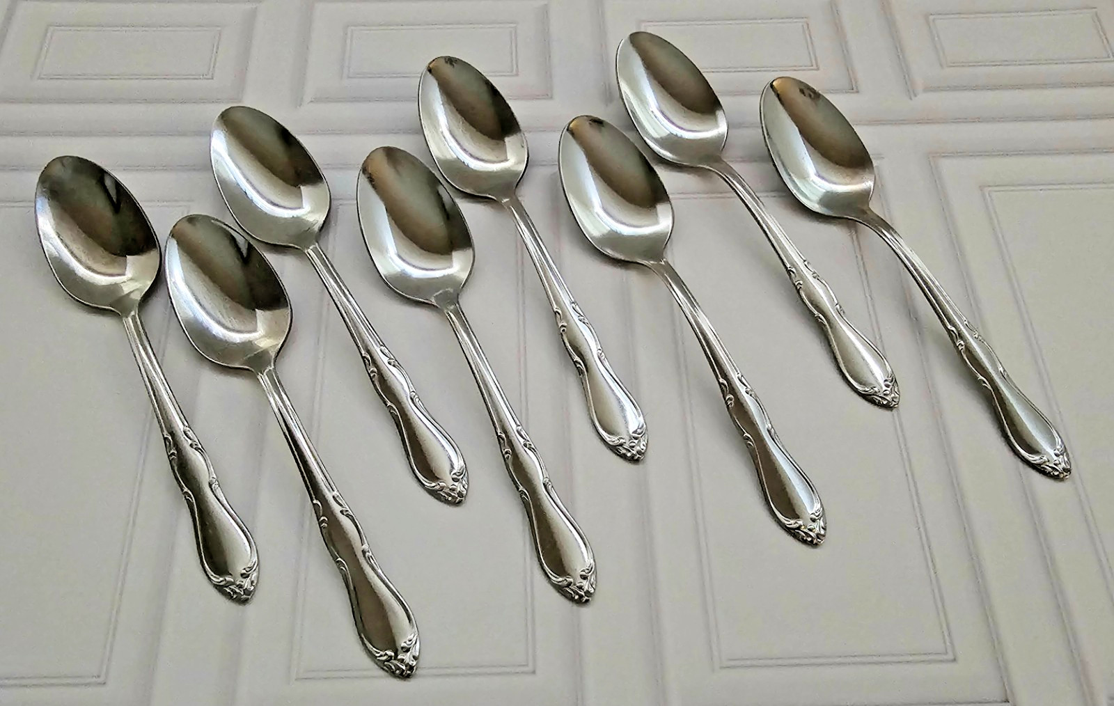 Lot of 8 - Oneida Simeon L George H Rogers Homestead Stainless Teaspoons 6"