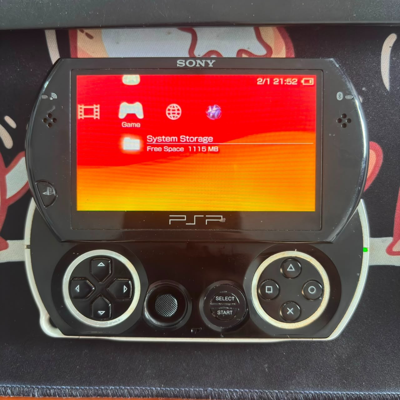 Pre-Owned Play Station Portable Sony Black PSP GO PSP-N1008