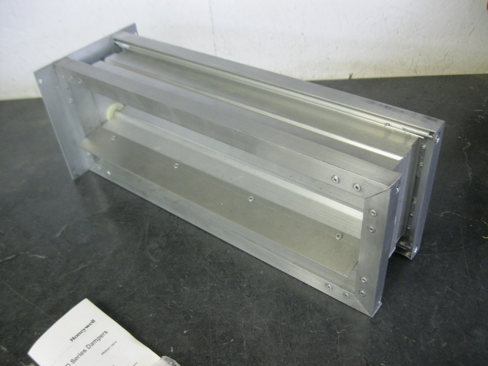 Honeywell ZD16X6 16" x 6". Rectangular Parallel Blade Damper, Total Zone, 24 VAC
