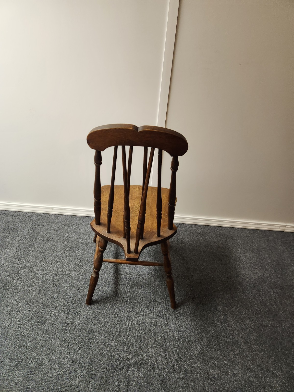 Vintage Amish Tapered Windsor Splat Brace Back Spindle Chair
