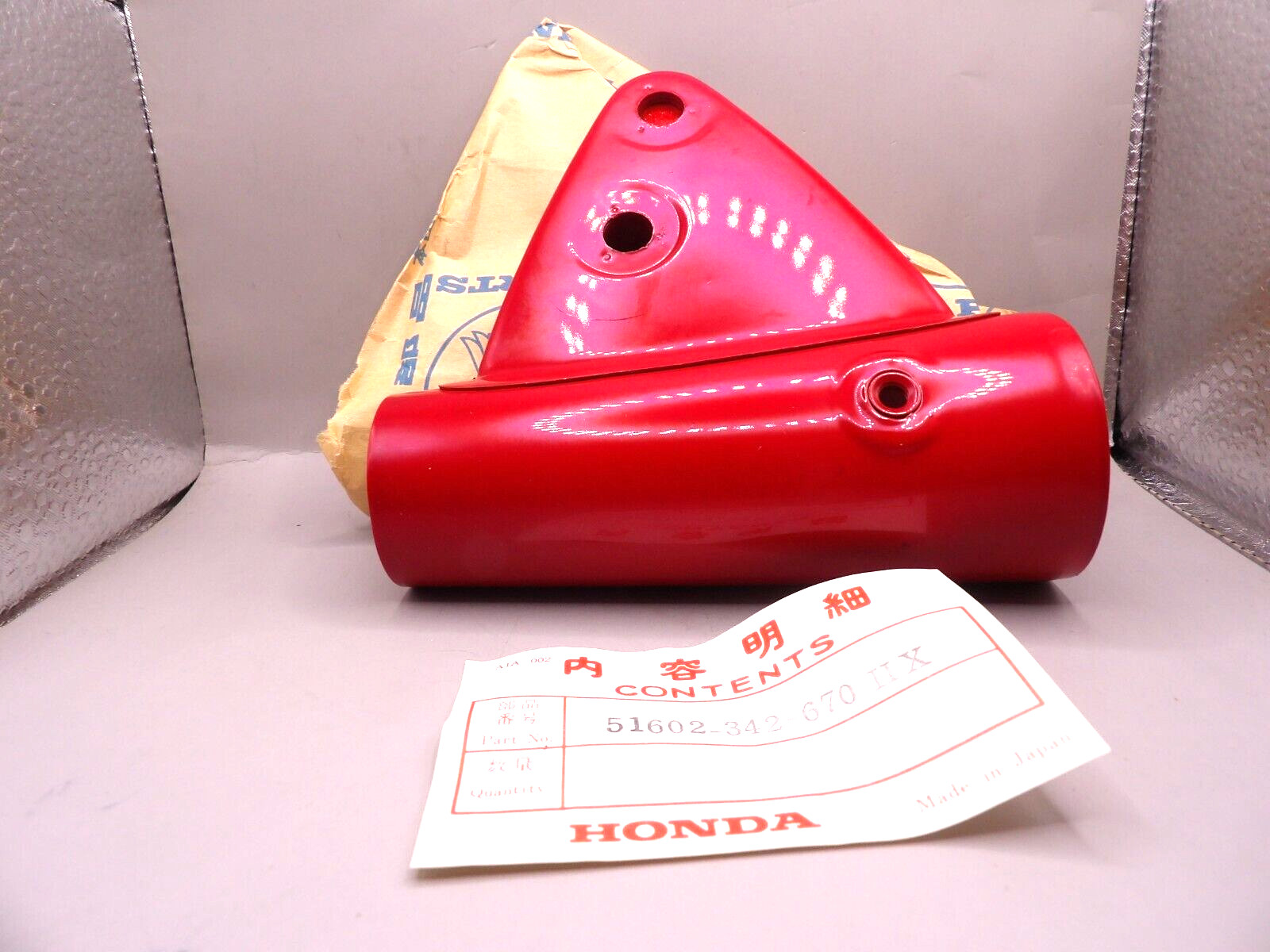 NOS Honda CB175 CB175K6 SUPER SPORT 72 Genuine Right Fork Cover 51602-342-670HX
