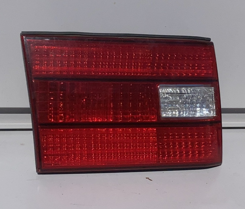 98 99 00 LEXUS LS400 DRIVER LEFT TRUNK MOUNT TAILLIGHT LAMP 1998-2000