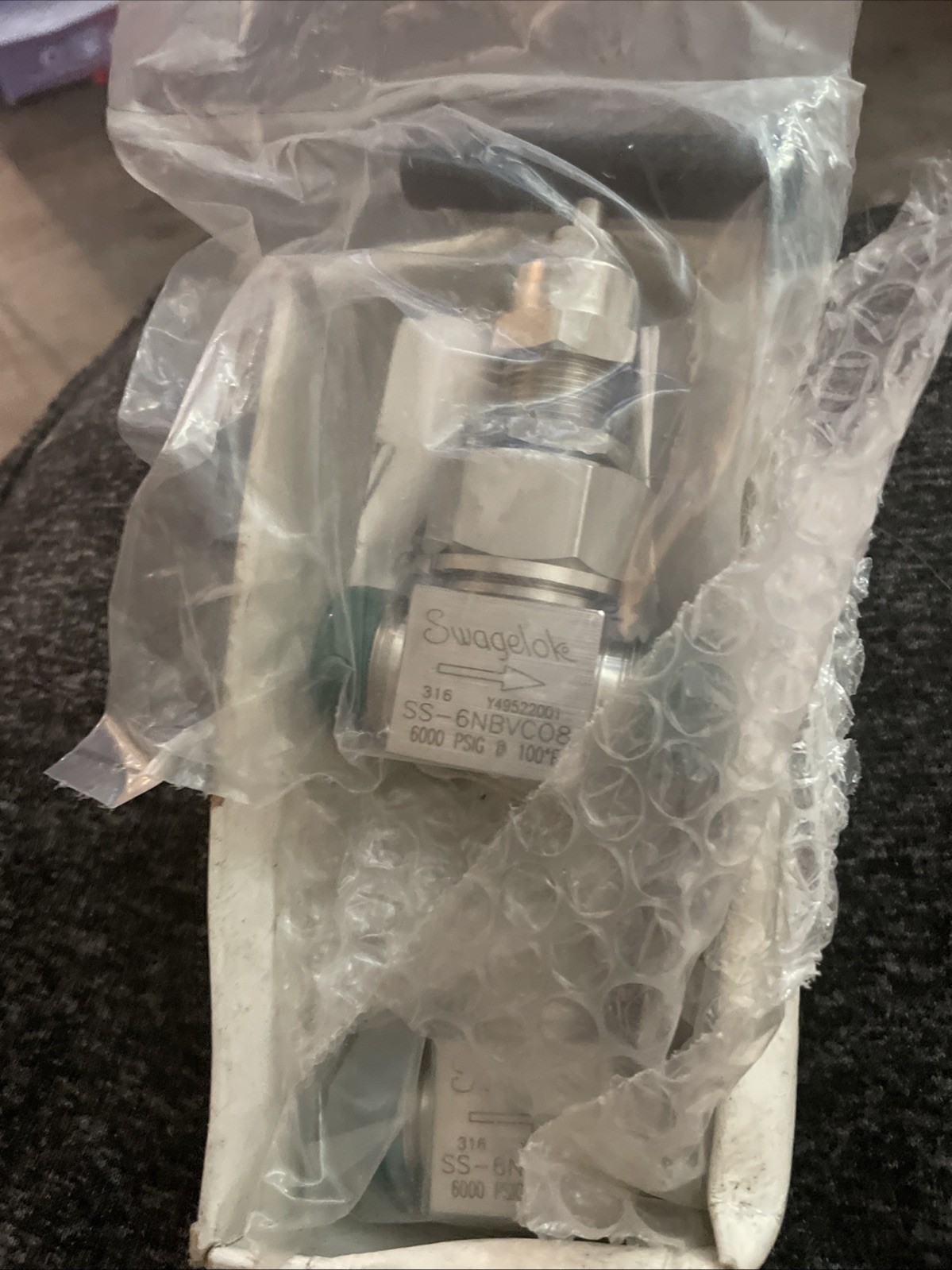 Swagelok SS-6NBVC08