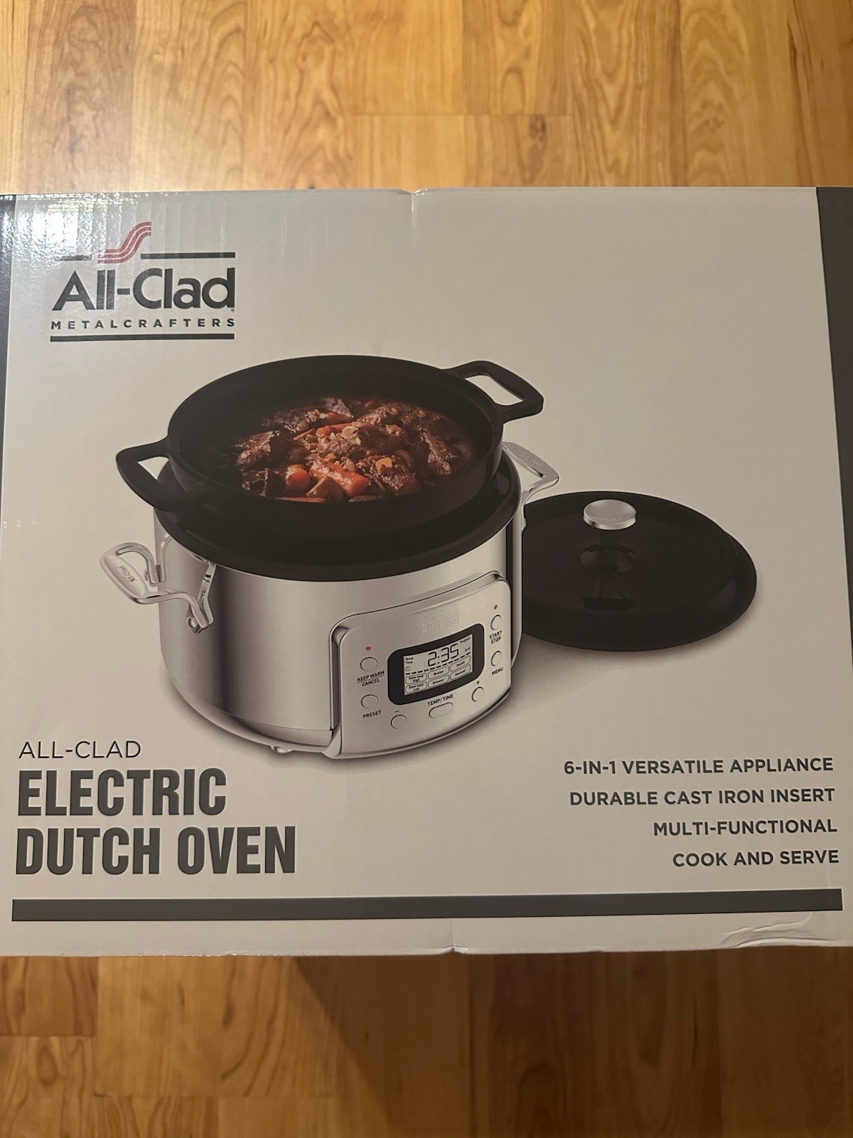 NEW IN BOX All-Clad Serie SD922D51 6-in-1 Slow Cooker Cast Iron Dutch Oven 5qt