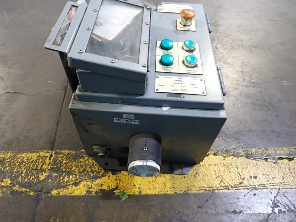 SQUARE D 30528-001-63 CONTROL PANEL 08251472343