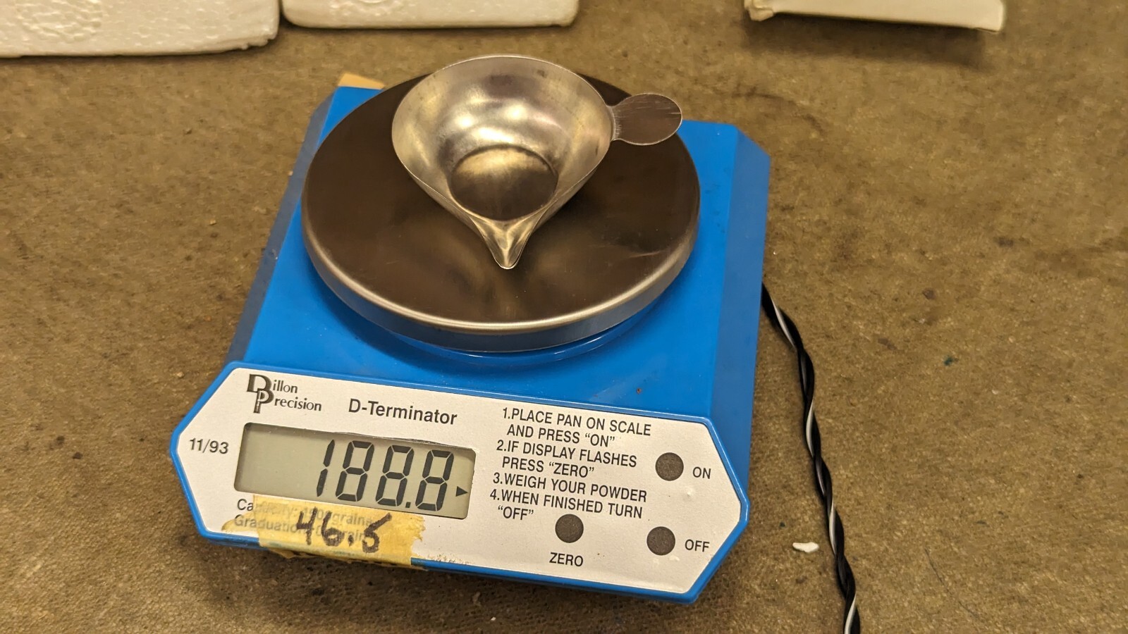 Vintage Dillon D Terminator electronic scale,