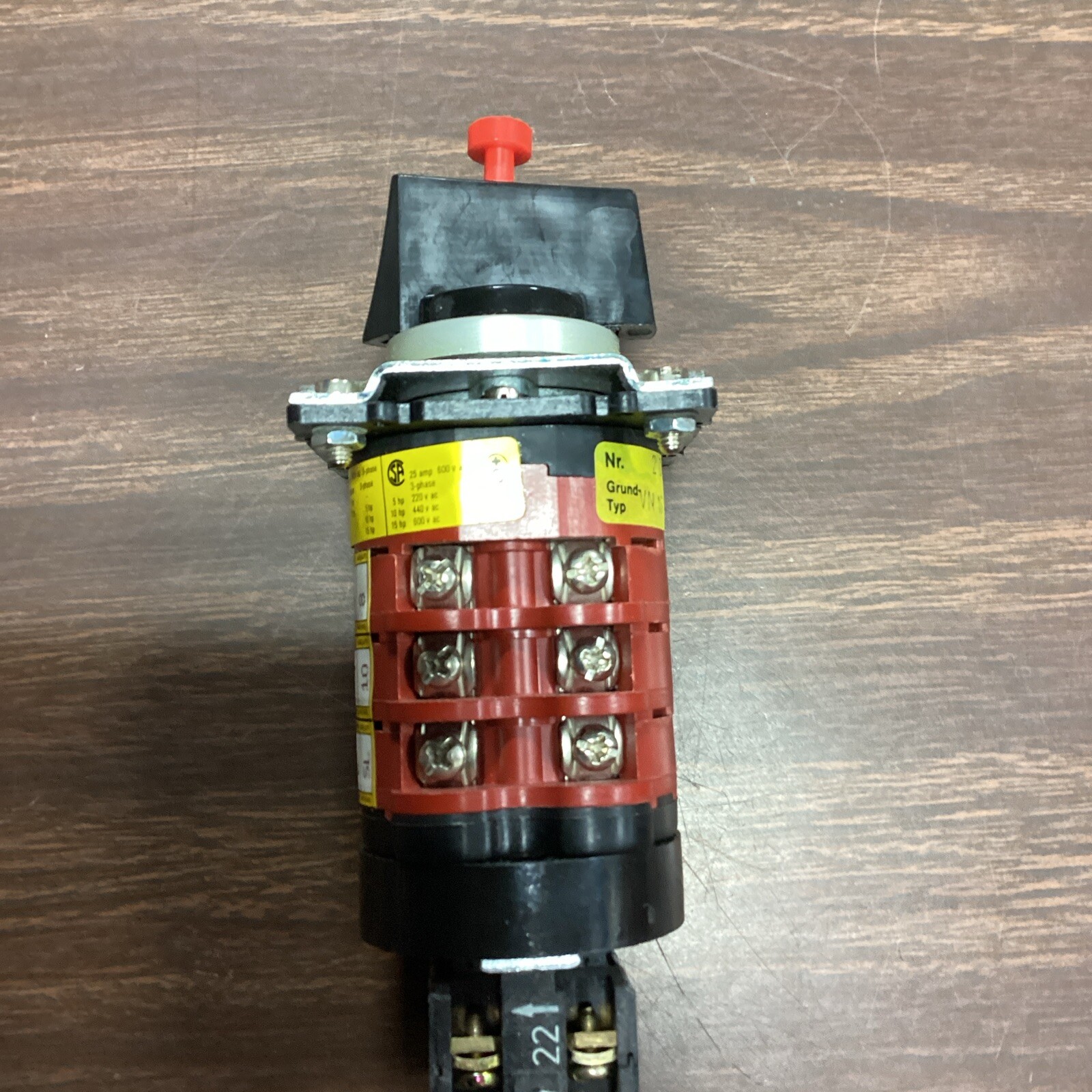 Kraus & Naimer C10 VDE 0660 Rotary panel Switch F06