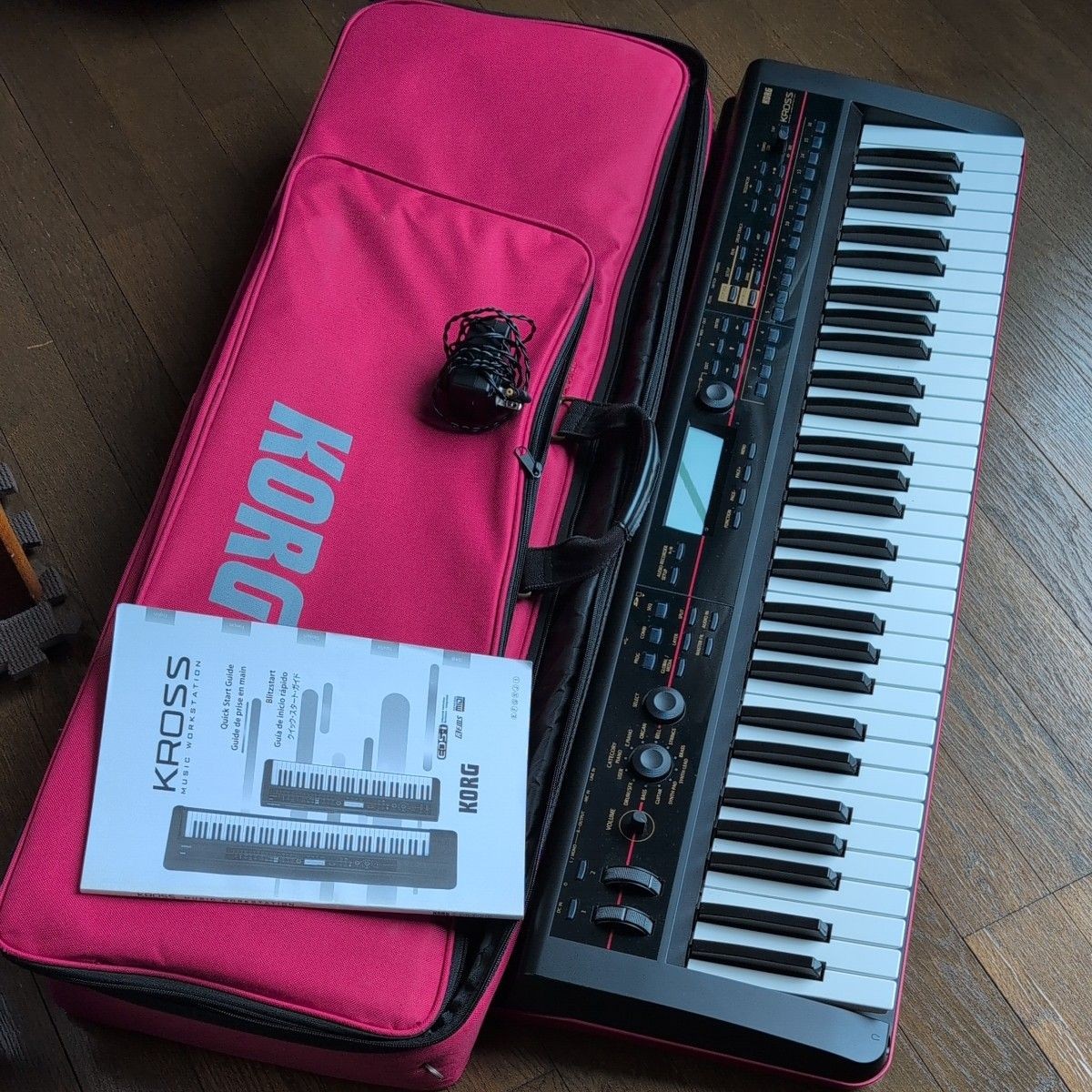 KORG KROSS 1 61-Key Synthesizer Workstation With Soft Case Adapter Manual Tested