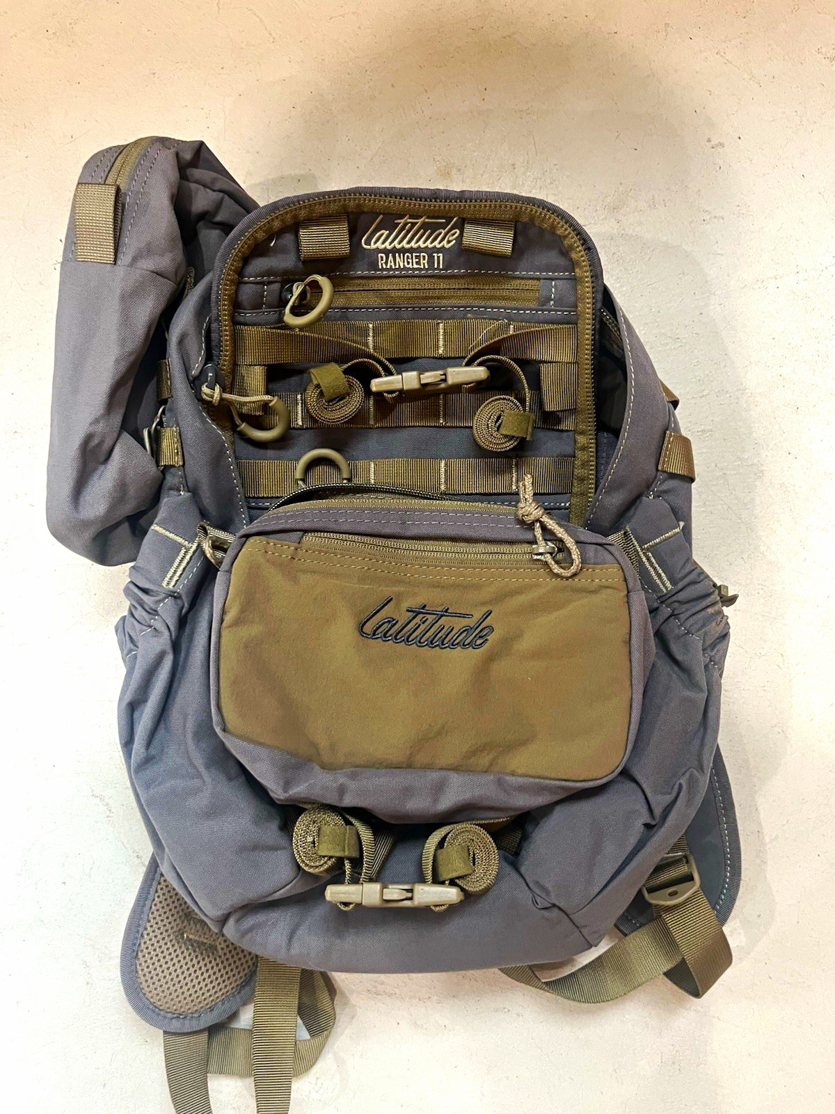 Latitude Ranger 11 11L Hiking Backpack Nylon Padded 3 Pockets Gray/Green