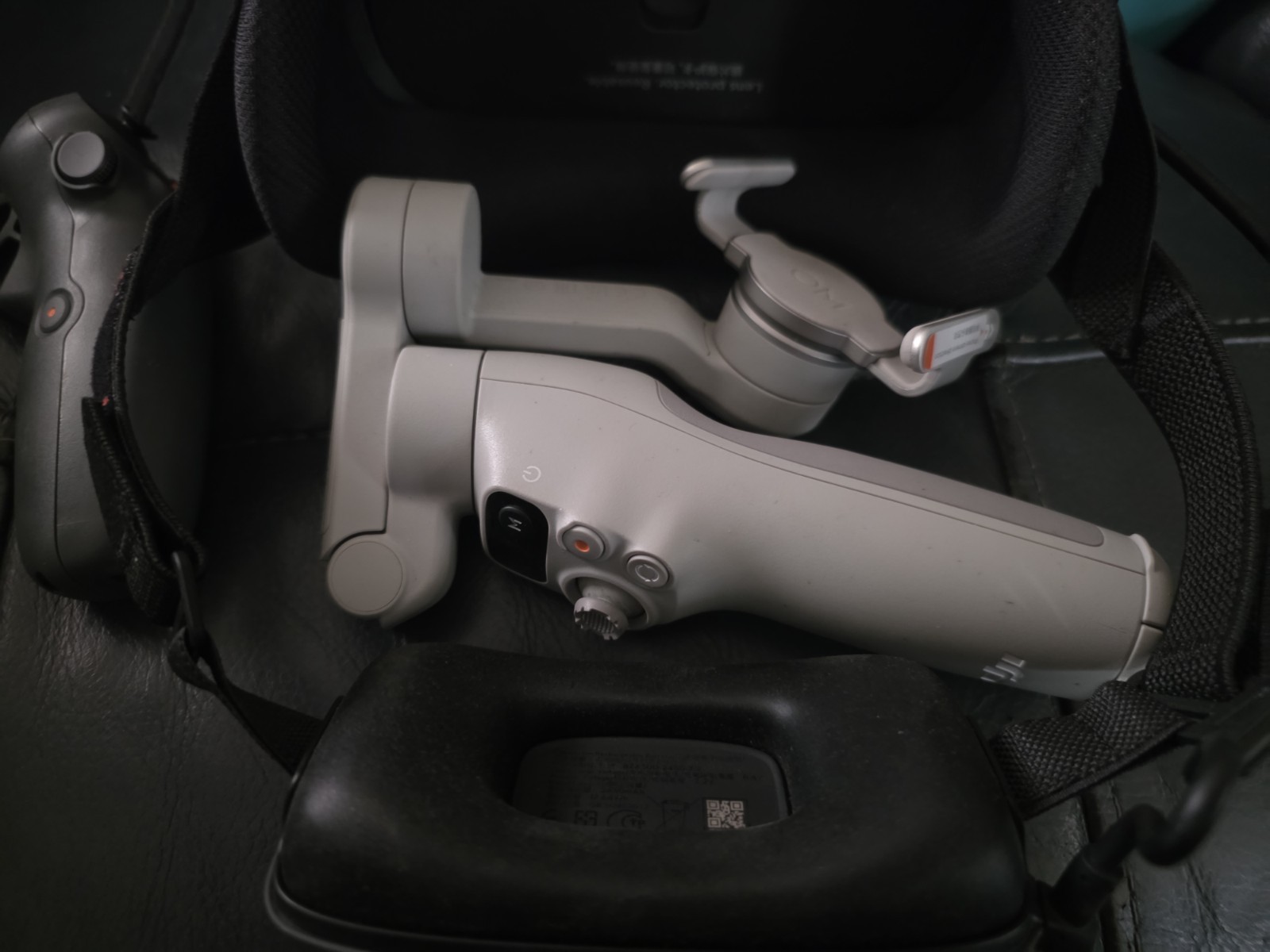 DJI Neo 2 goggles with controller and DJI osmo gimbal
