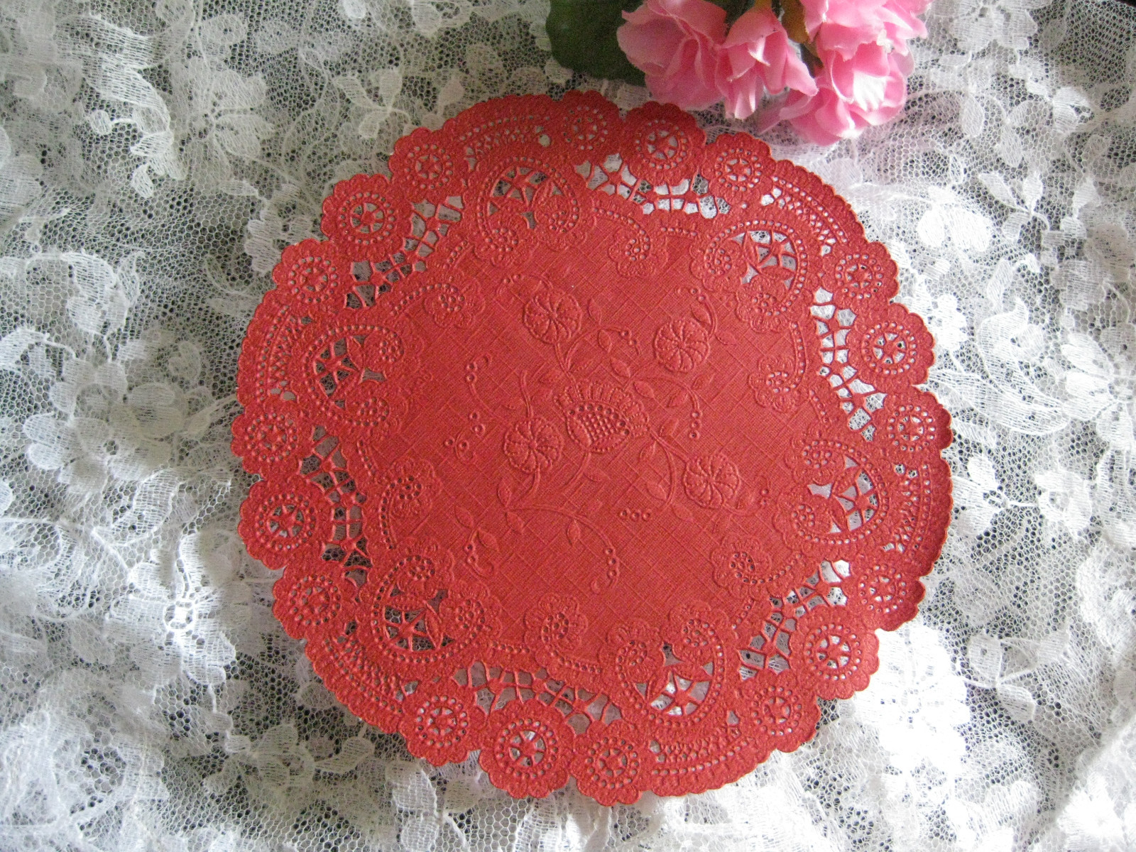 16 pcs VTG 6" INCH LACE ROUND RED HEART FRENCH LACE FLORAL CARDS CRAFTS