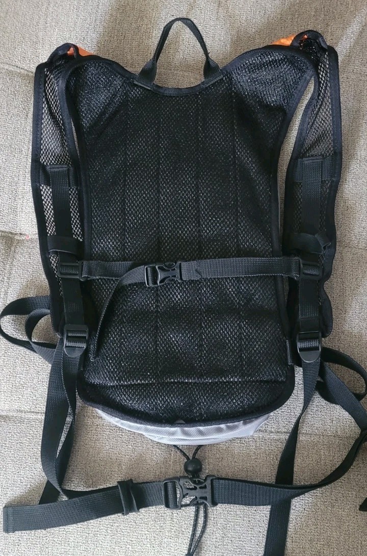 Coleman MAX 2L Water Bag Bladder Hydration Backpack Trail Hiking Camping