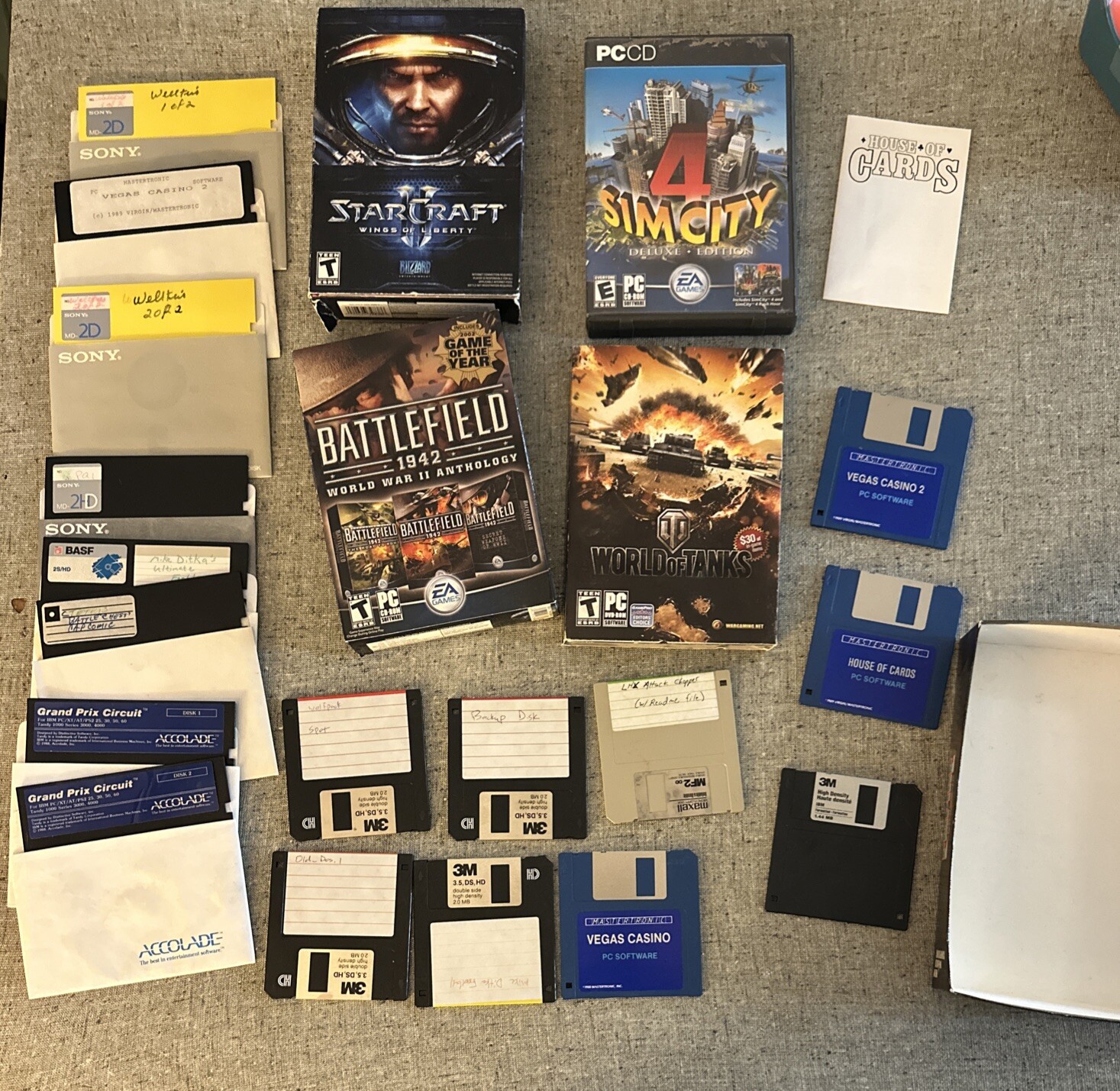 COMPUTER GAME & FLOPPY DISK LOT 5.25 3.5 Random Untested  BATTLFIELD WORKD TANKS