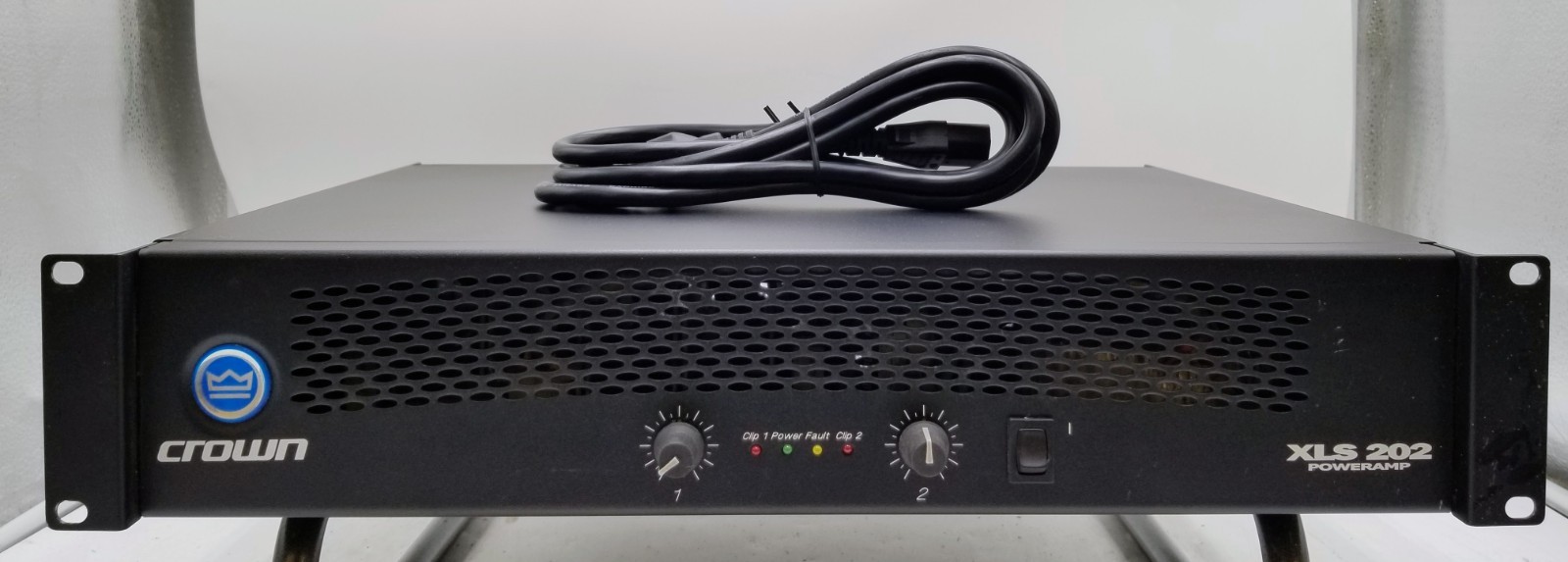 Crown XLS 202 Power Amplifier Amp 2 Channel