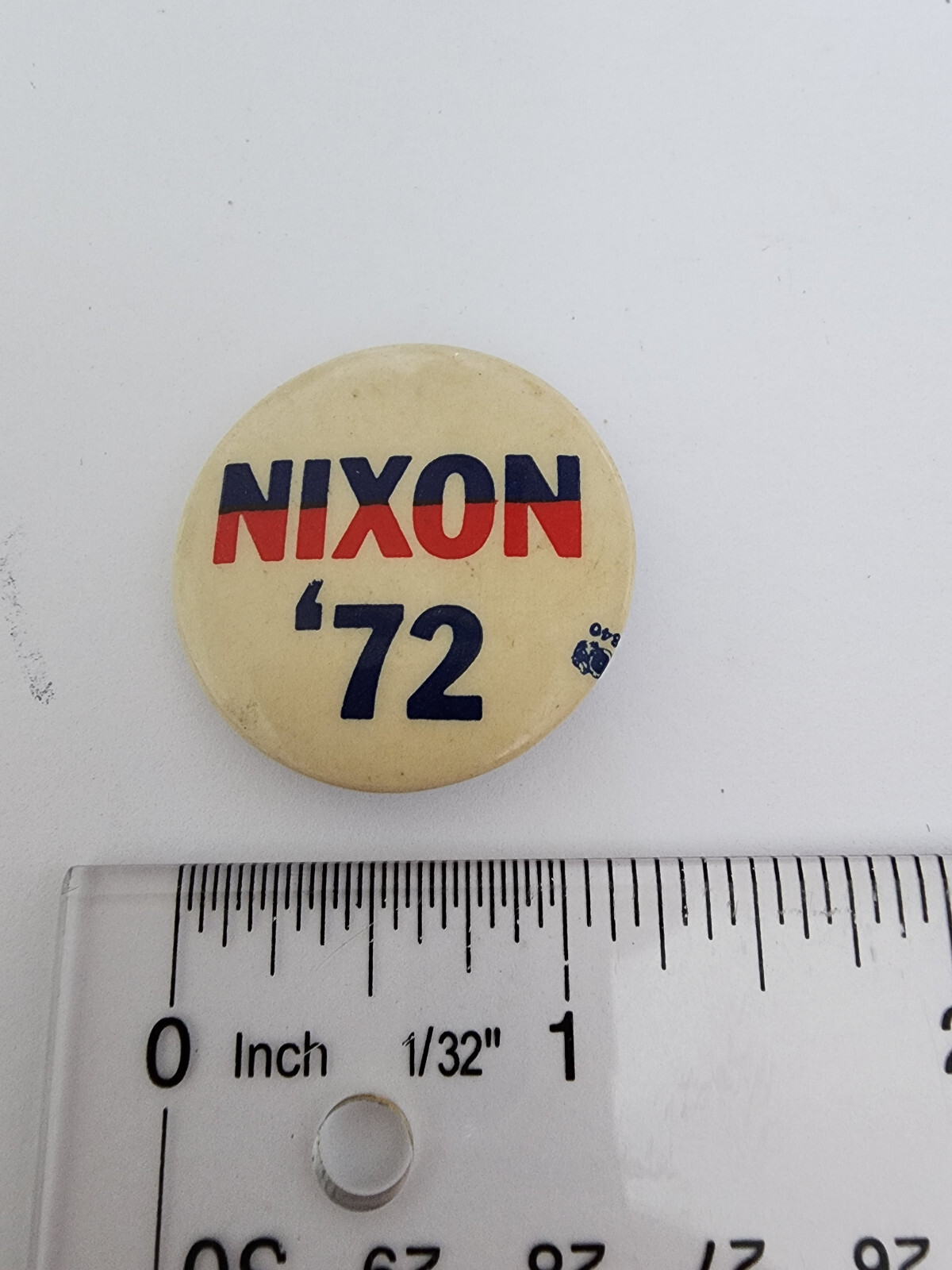 Nixon '72  Presidential Election  Pin Pinback Button
