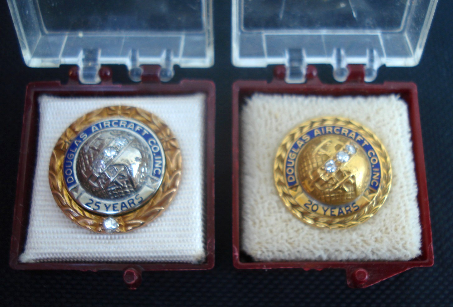 2 DOUGLAS AIRCRAFT Co Inc. PURE 10 K gold & diamonds, 20yr  & 25yr  service pins