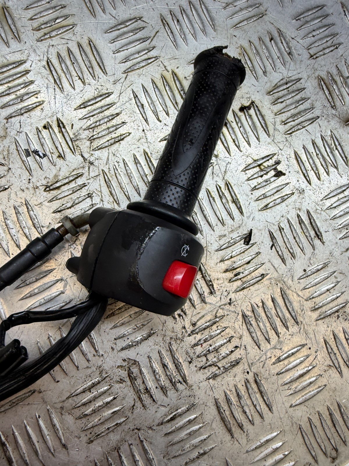 BENELLI TNT 125 TNT125 2017 -2024 RIGHT SWITCHGEAR HAND CONTROLS THROTTLE BUTTON