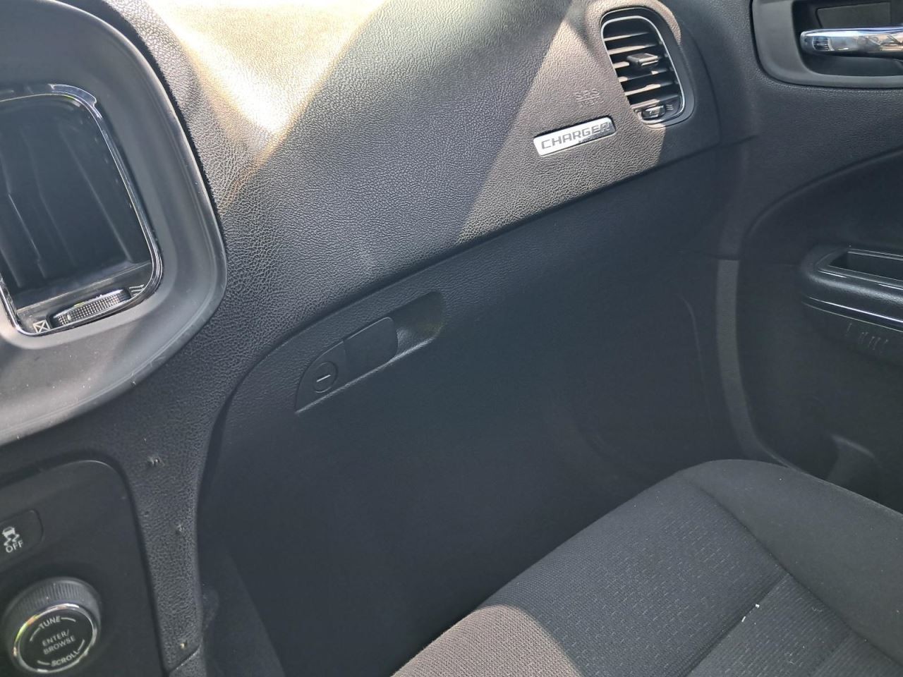 CHARGER   2014 Glove Box 4790757