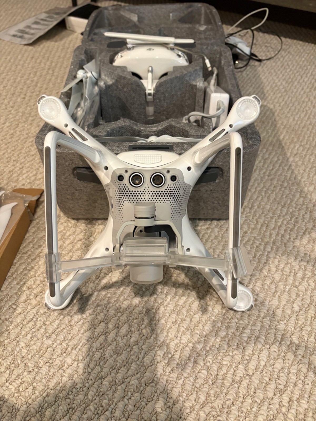 DJI Phantom 4 w/Charger, x2 Set Blades, Controller, Hardcase, Cords, and Battery