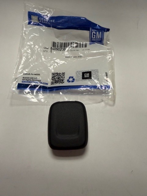CENTER CONSOLE POWER OUTLET CAP  84090238 85054283