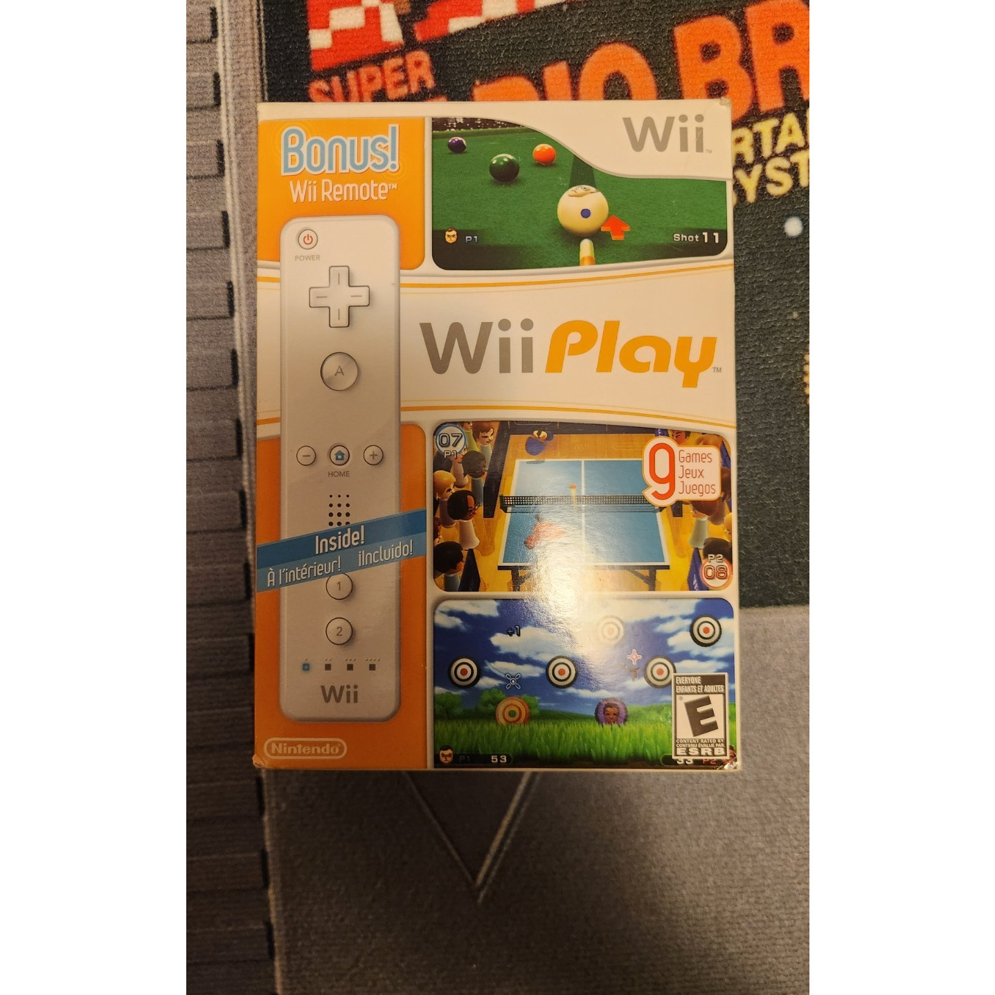 Nintendo Wii Play (2007) Bundle w/ Wii Remote, Manual, Case, Silicone Jacket