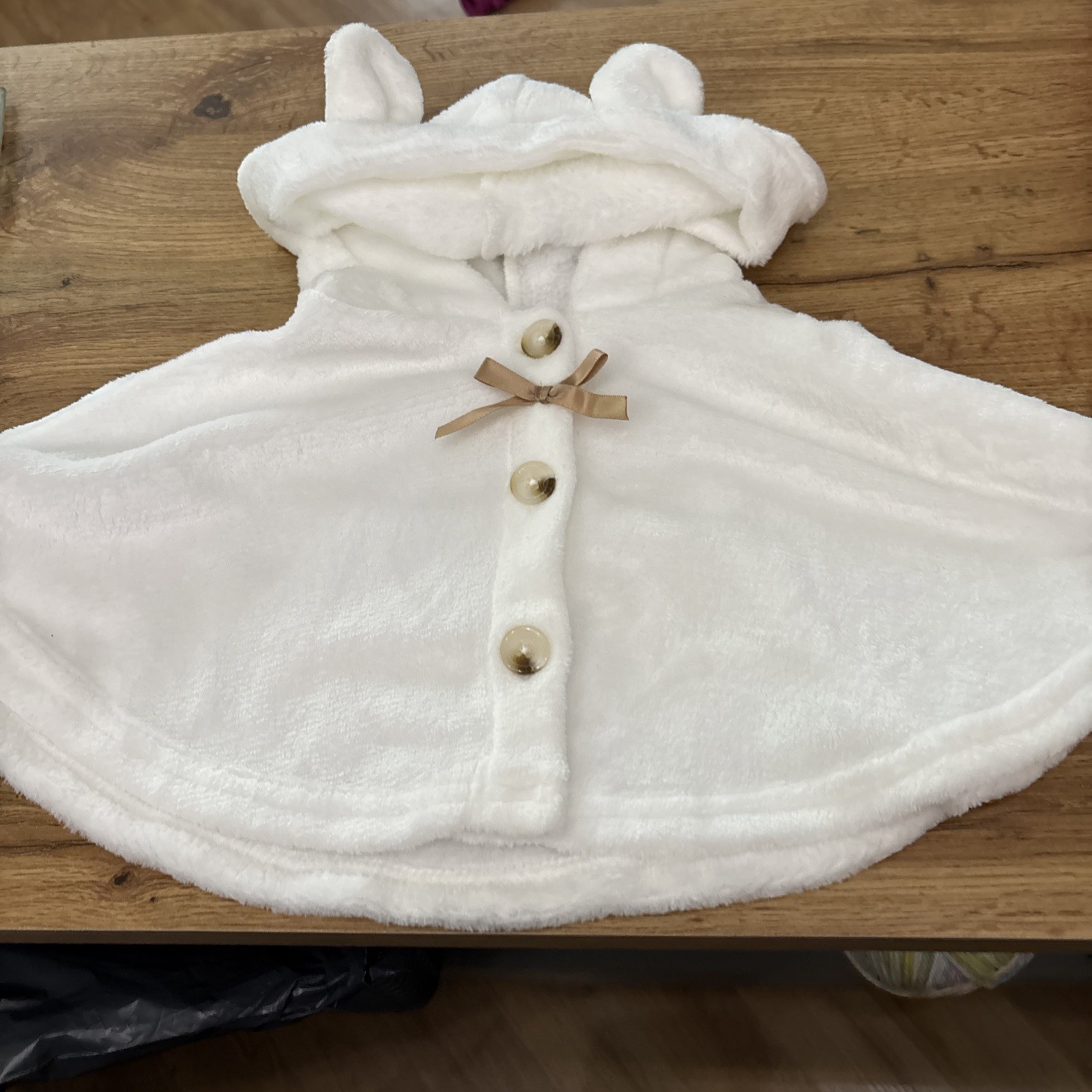 New girl white furry cape  bow and hood age 2-3 years gorgeous very soft SALE