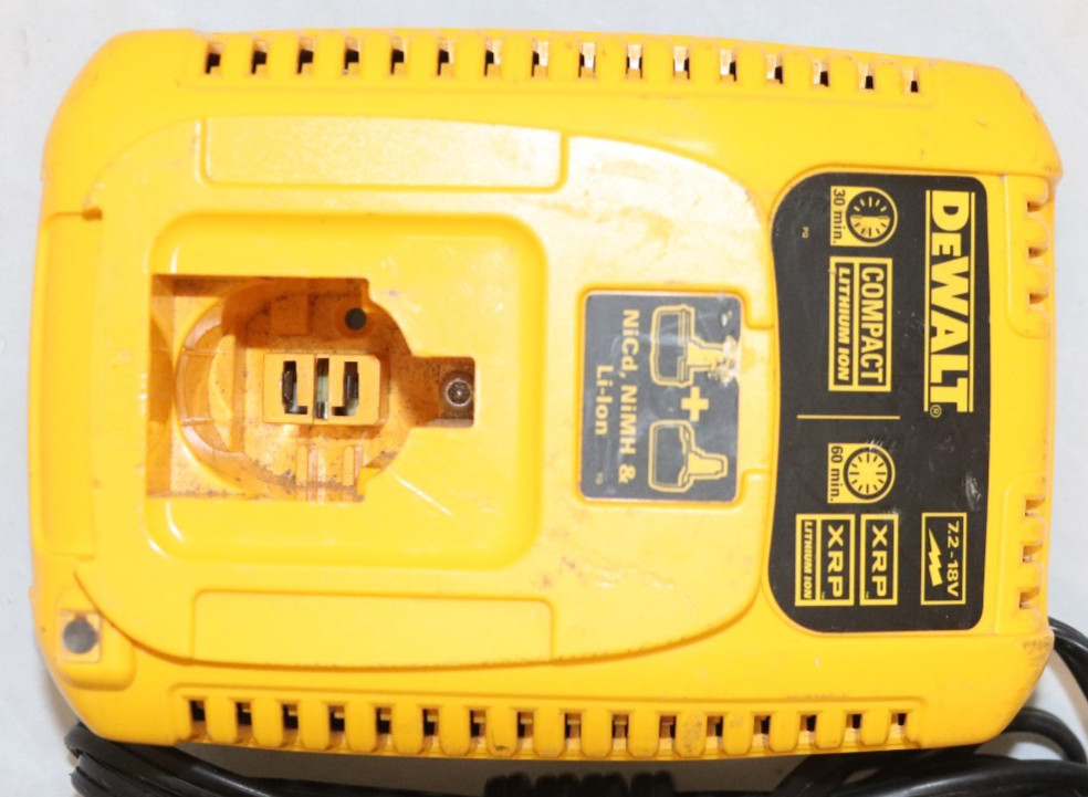 DeWalt DC759 cordless drill/driver W/ battery and charger