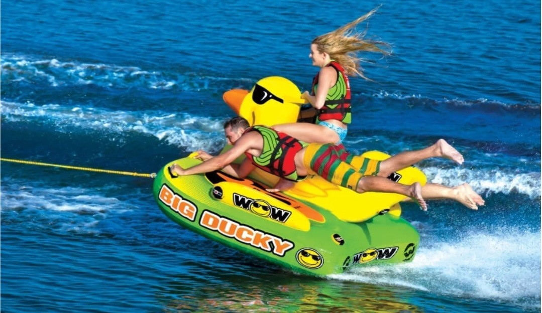 New In Box WOW DUCK TOWABLE WATER TUBE  3 PERSON FLOAT
