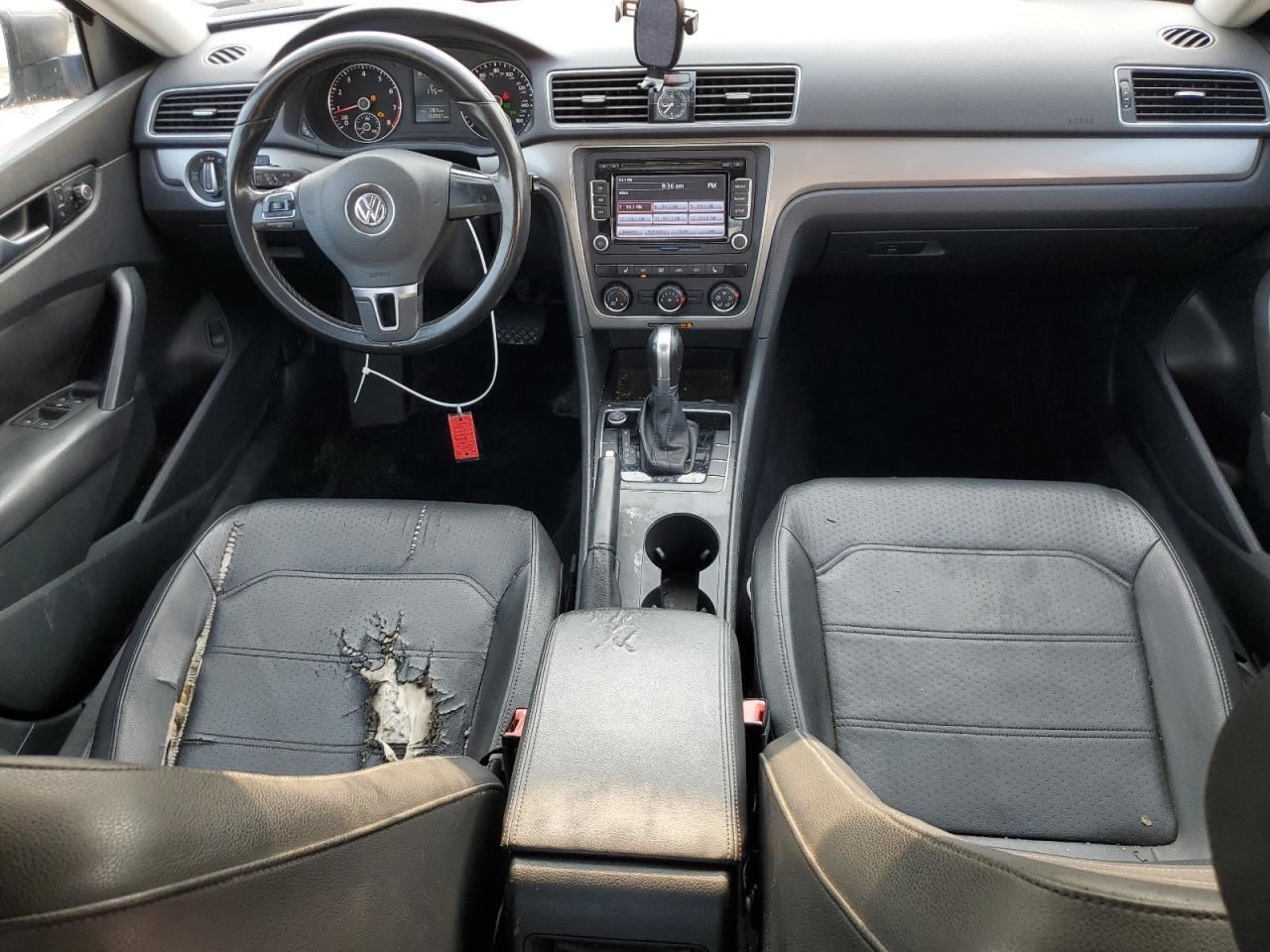 PASSAT 2015 Glove Box 4983770