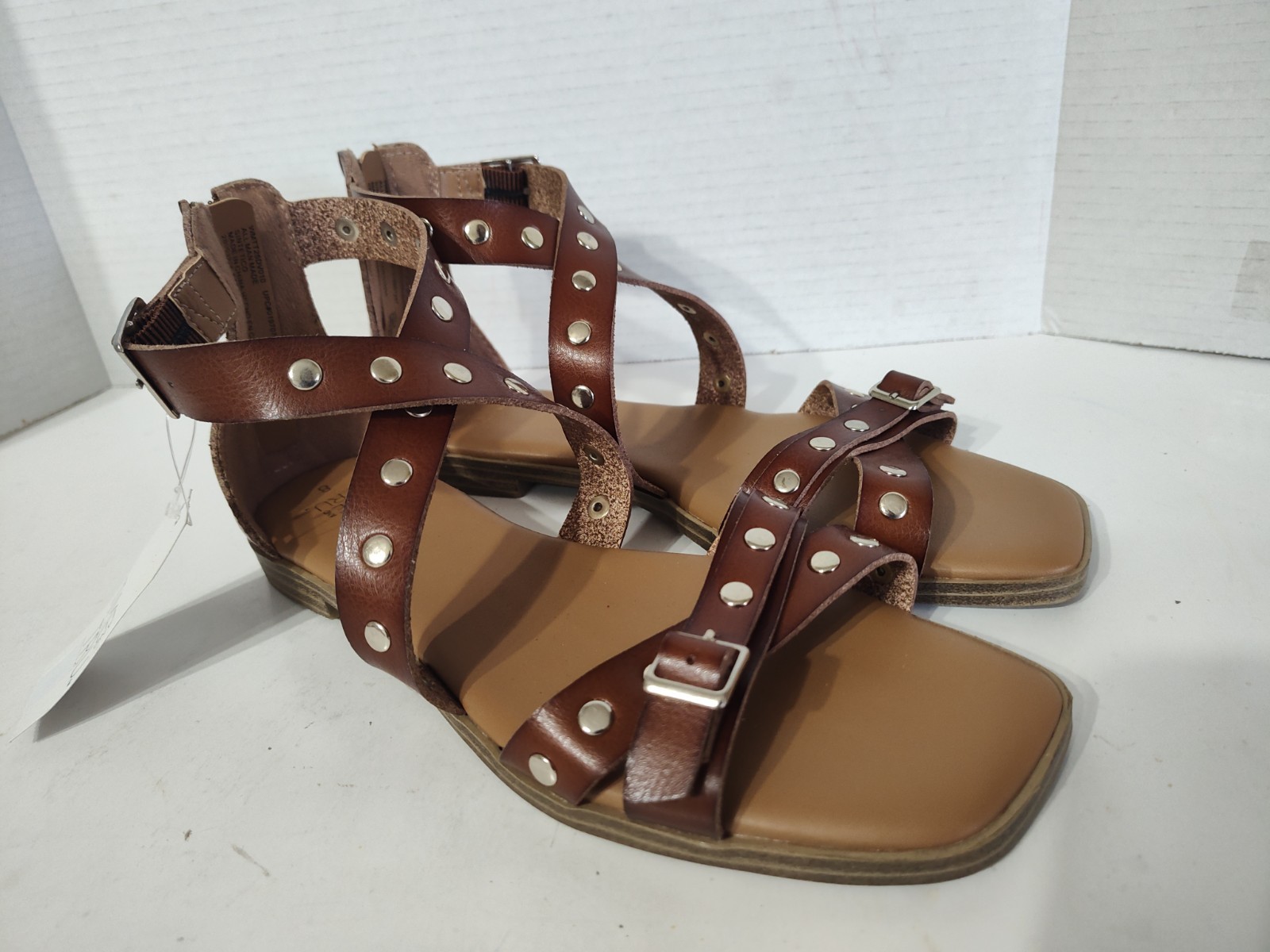 TIME AND TRU WOMEN'S STUDDED GLADIATOR FLAT SANDALS BROWN POLYURETHANE SIZE 8